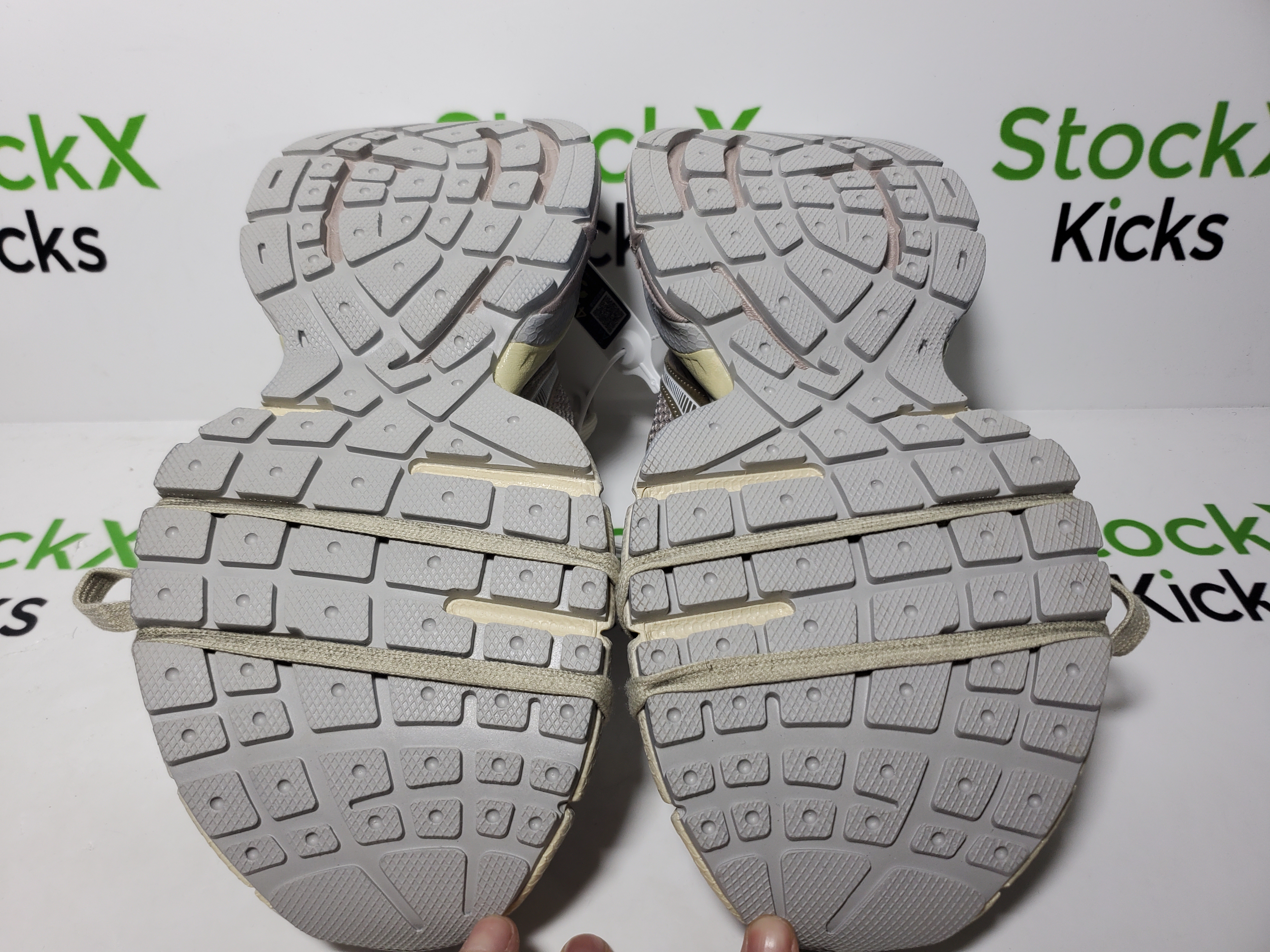 Balenciaga 3XL Sneaker Cham Pagne 734731 W3XL4 9191 review StockxKicks 04