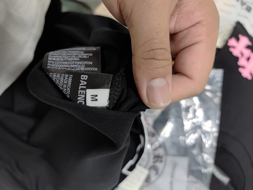 Balenciaga 25ss Crack T-shirt reviewed by