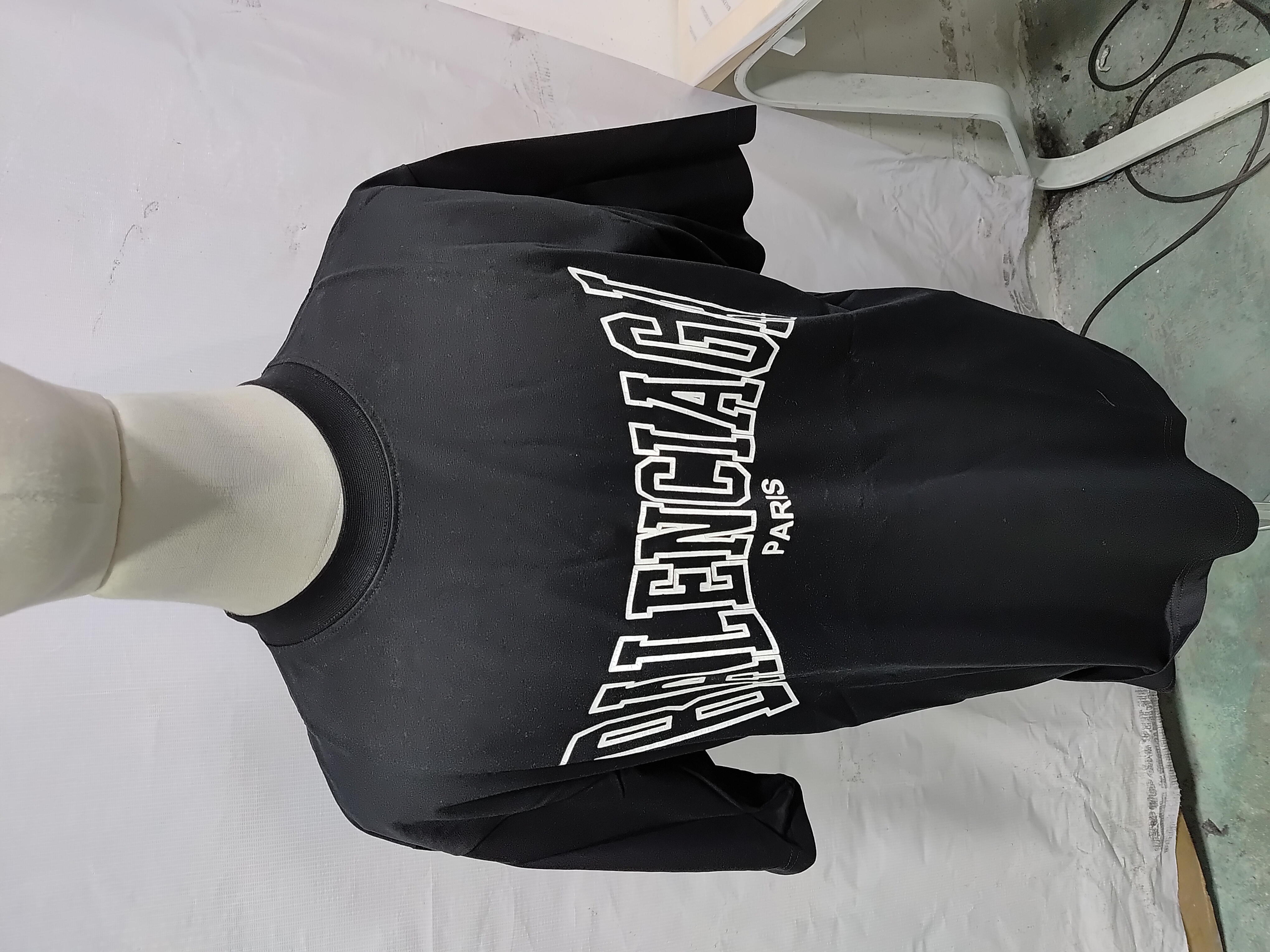Balenciaga 25ss Crack T-shirt review StockxKicks 01