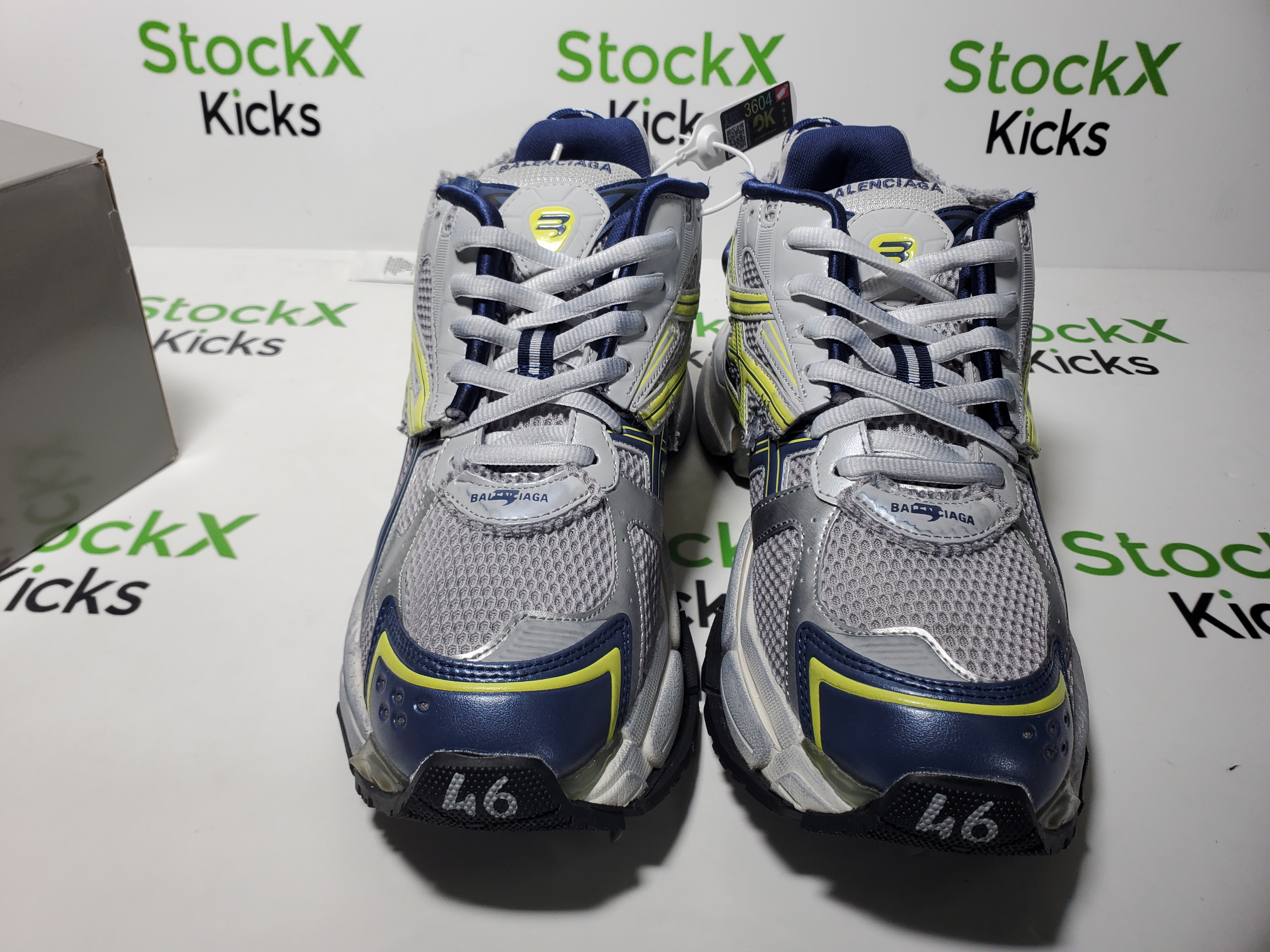 Balenciaga Runner White Blue Orange 677402 W3RB6 1264 review StockxKicks 04