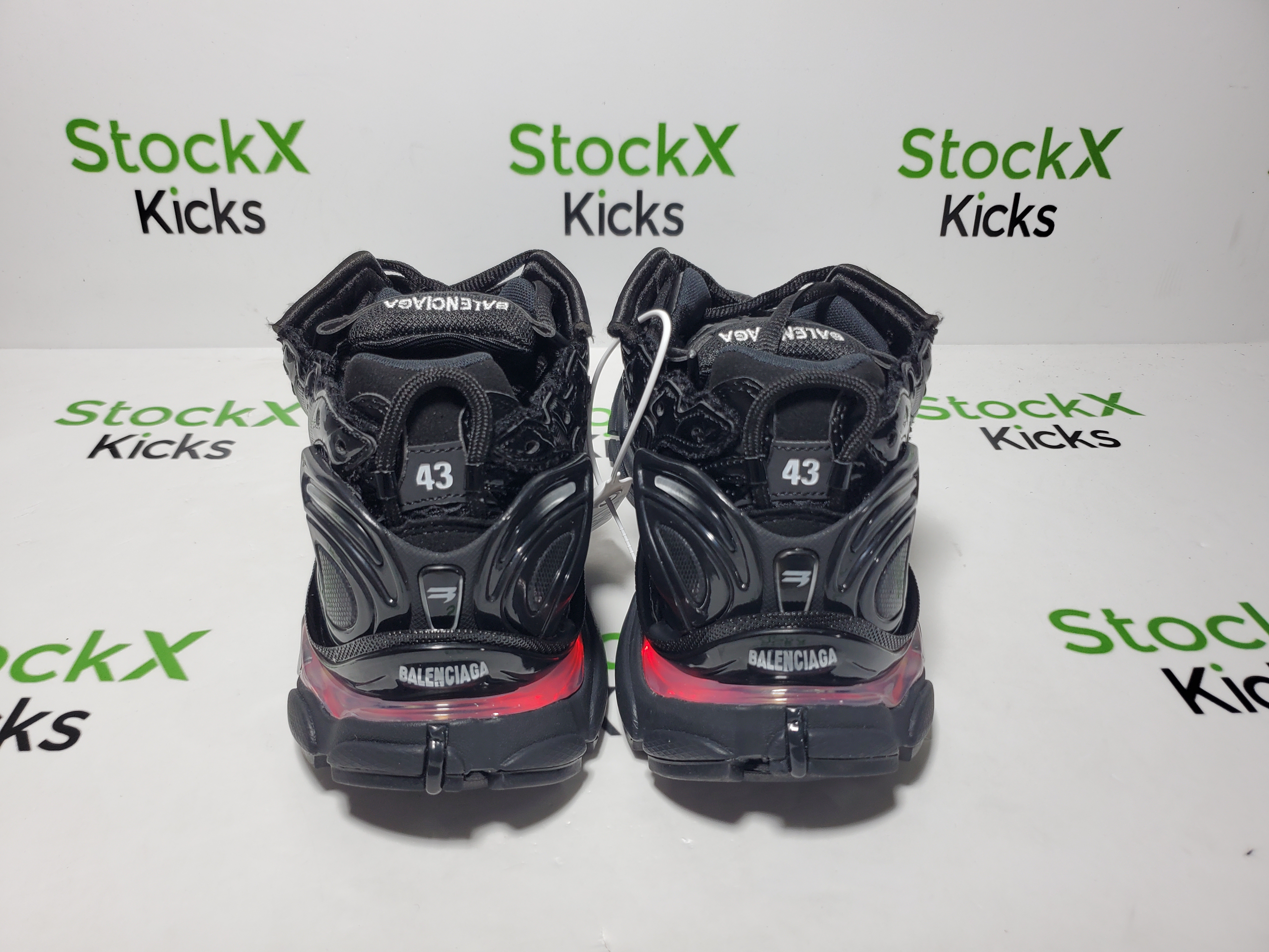 【TOP PK Batch】Balenciaga Runner Black and Red LED 853225 WRNLD 1000 review StockxKicks 01