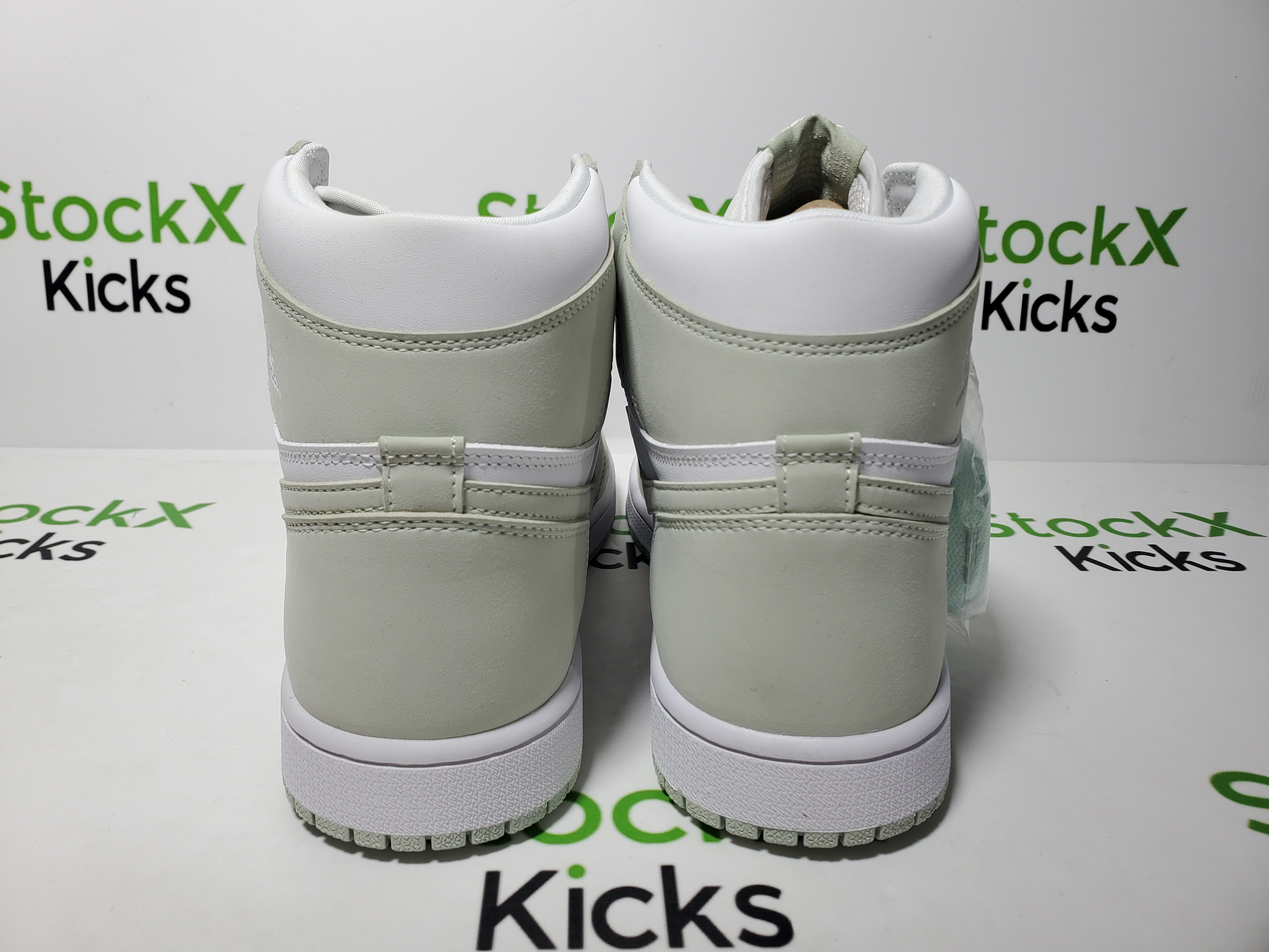  LJR Batch Air Jordan 1 Retro High OG Seafoam (W) CD0461-002 review StockxKicks 04