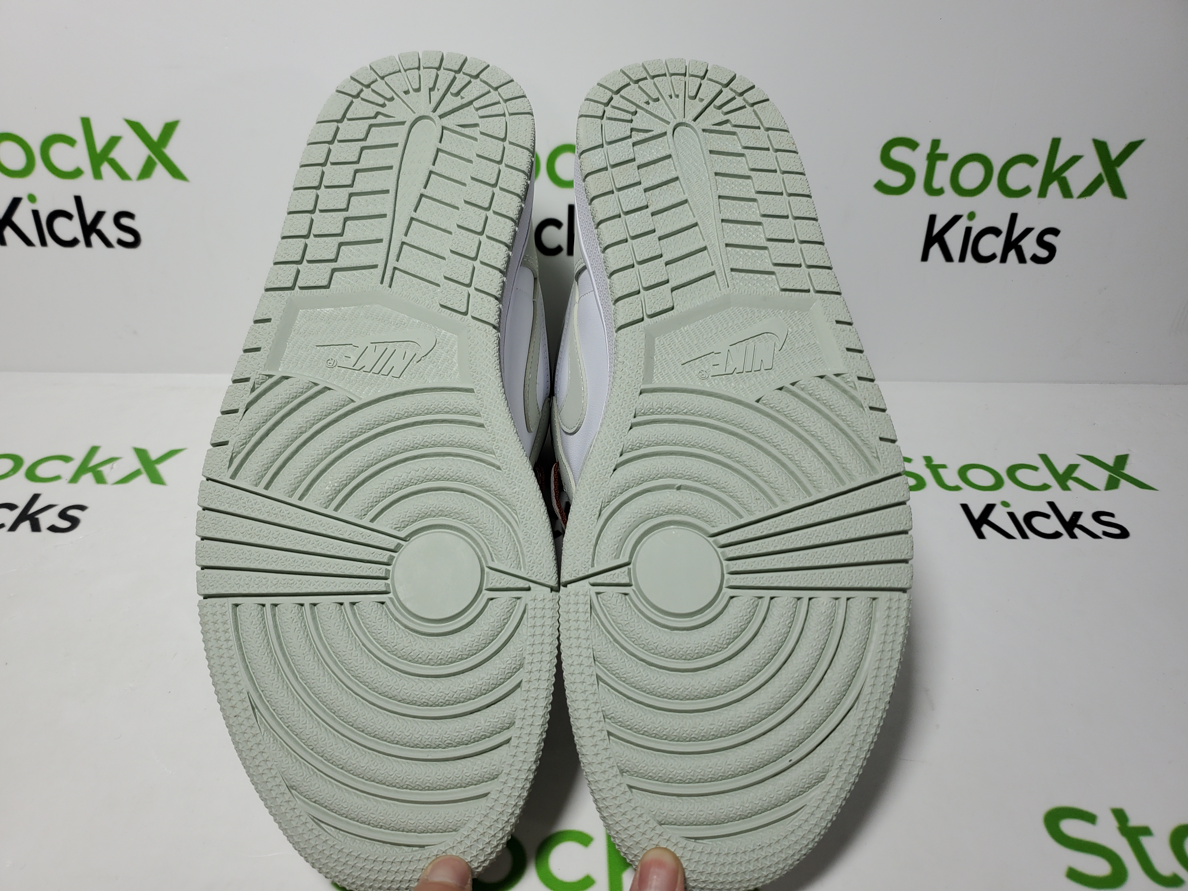  LJR Batch Air Jordan 1 Retro High OG Seafoam (W) CD0461-002 review StockxKicks 02