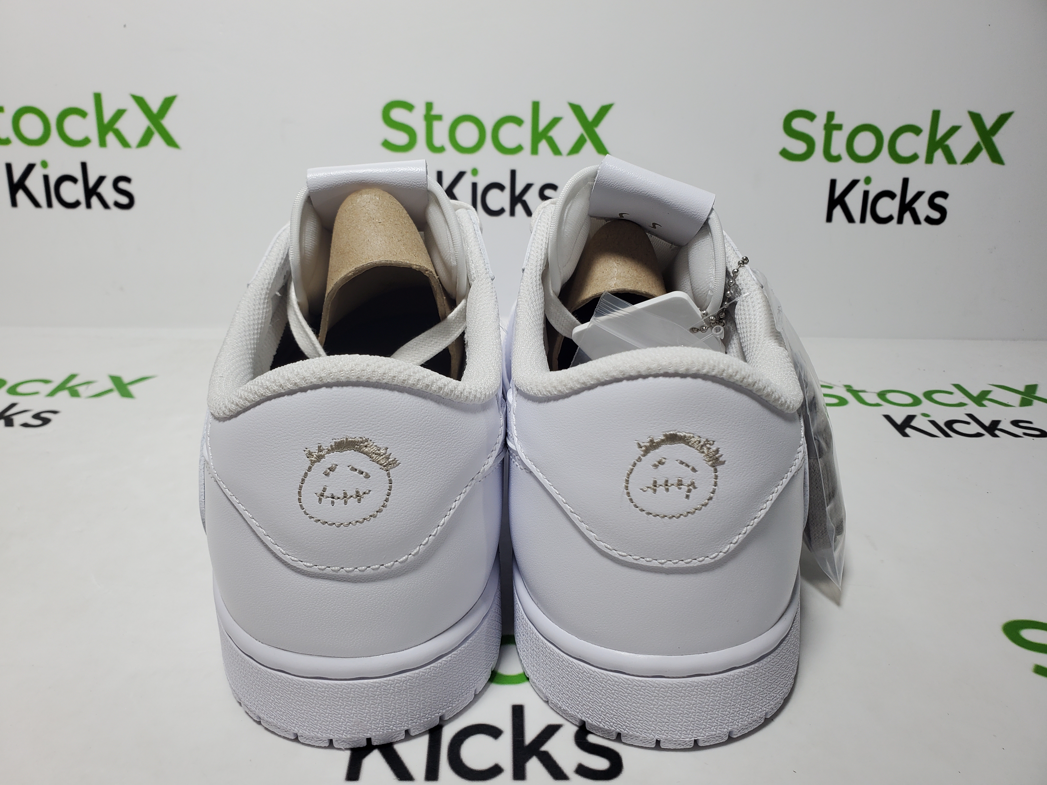 PK God Batch Air Jordan 1 Retro Low OG SP Travis Scott Michael Rubin White Party TD1228-111 review StockxKicks 04