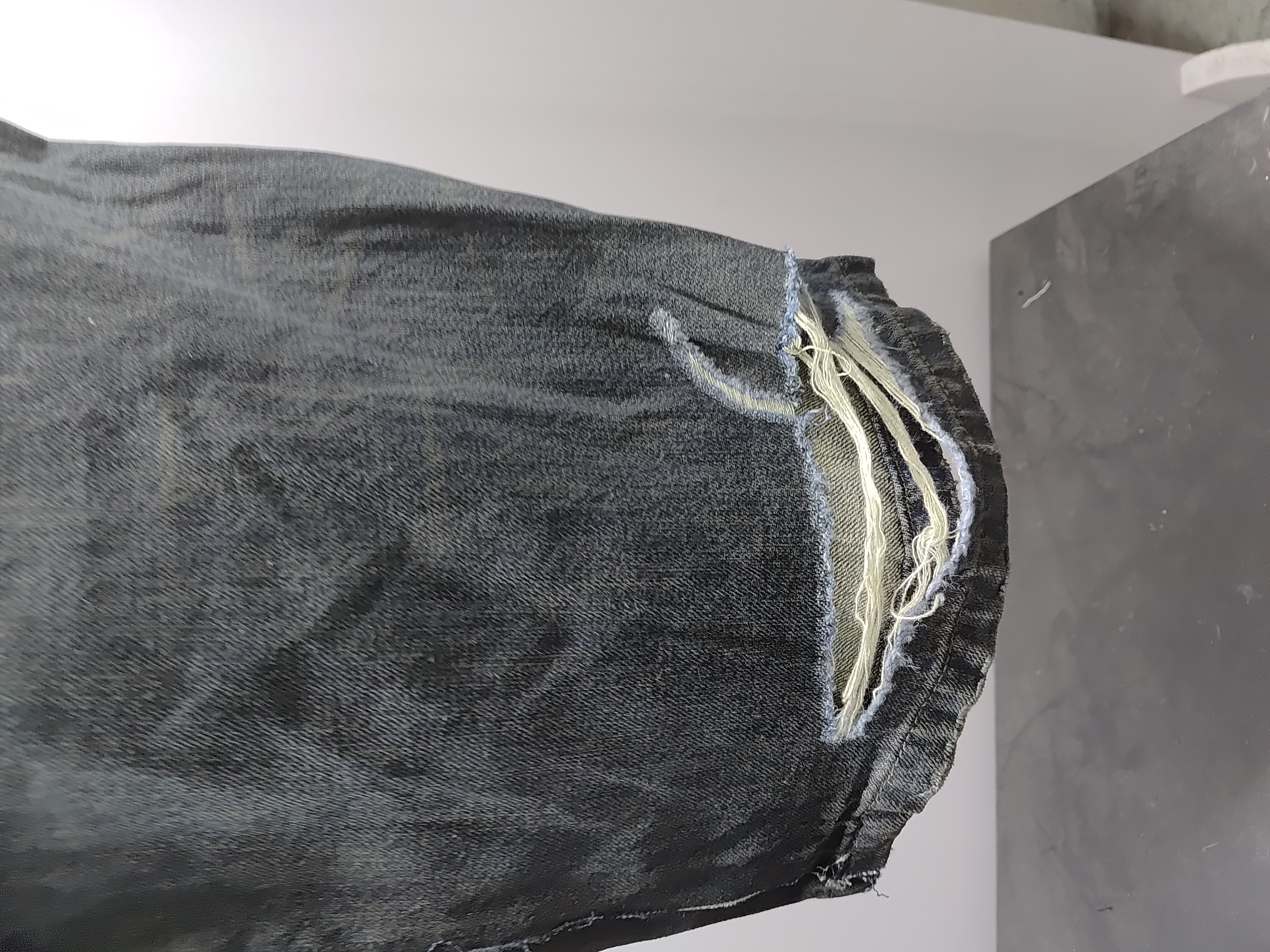 BALENCIAGA Cut-up Baggy Jeans Pants Blac/Blue 805094TRW918700 review StockxKicks 03