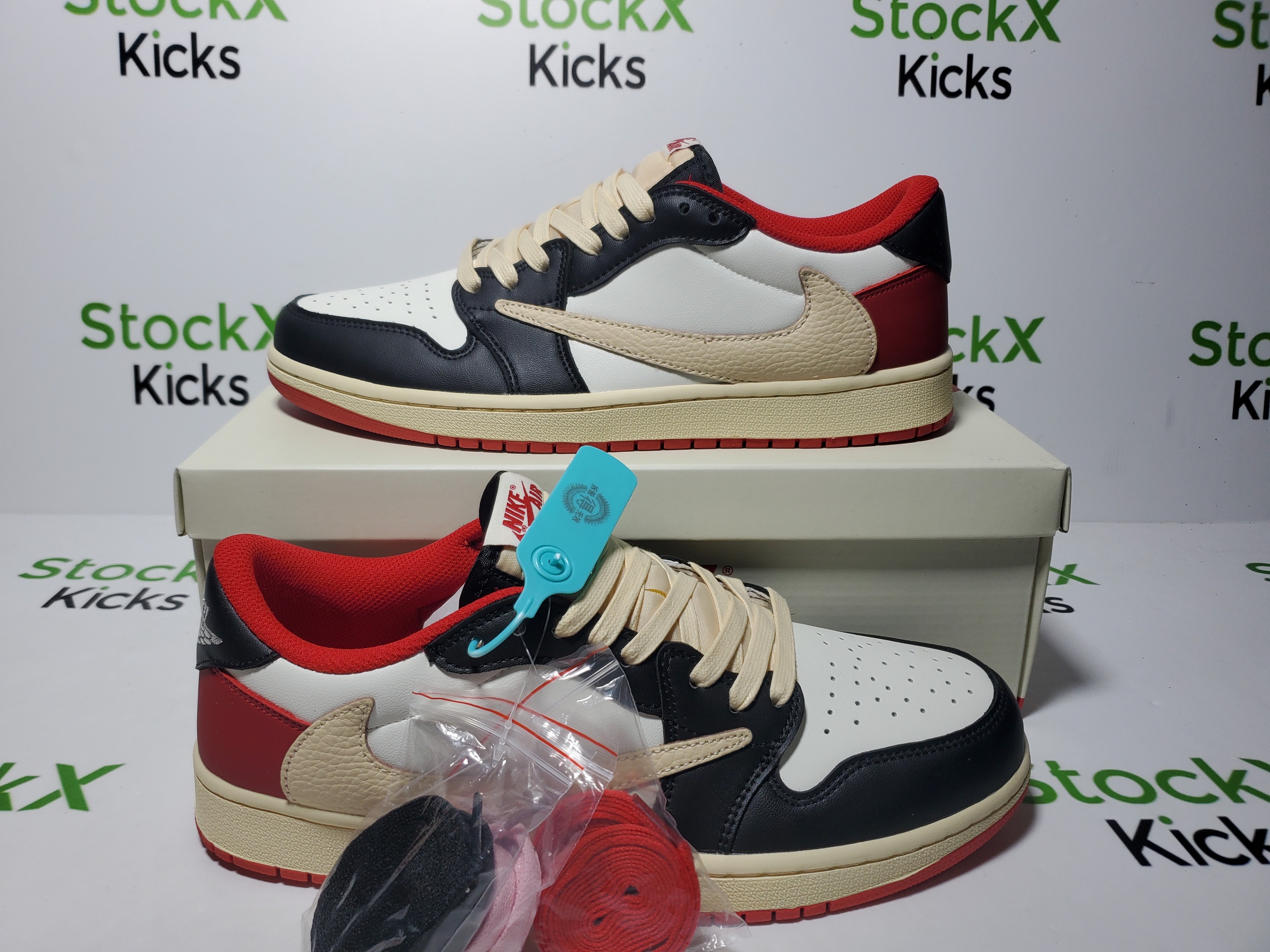 LJR Batch Travis Scott x Air Jordan 1 Black White Red Hook DM7866-166 review StockxKicks 05