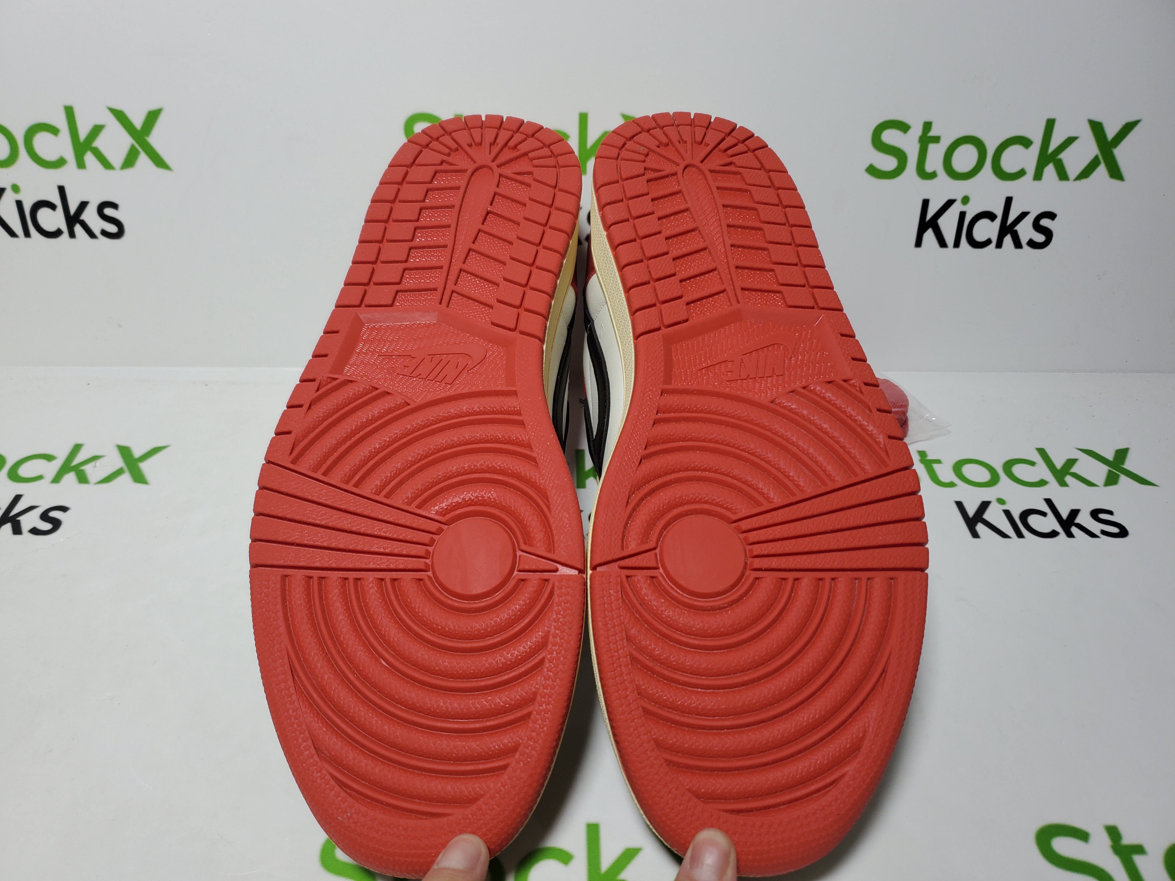 LJR Batch Travis Scott x Air Jordan 1 Black White Red Hook DM7866-166 review StockxKicks 04