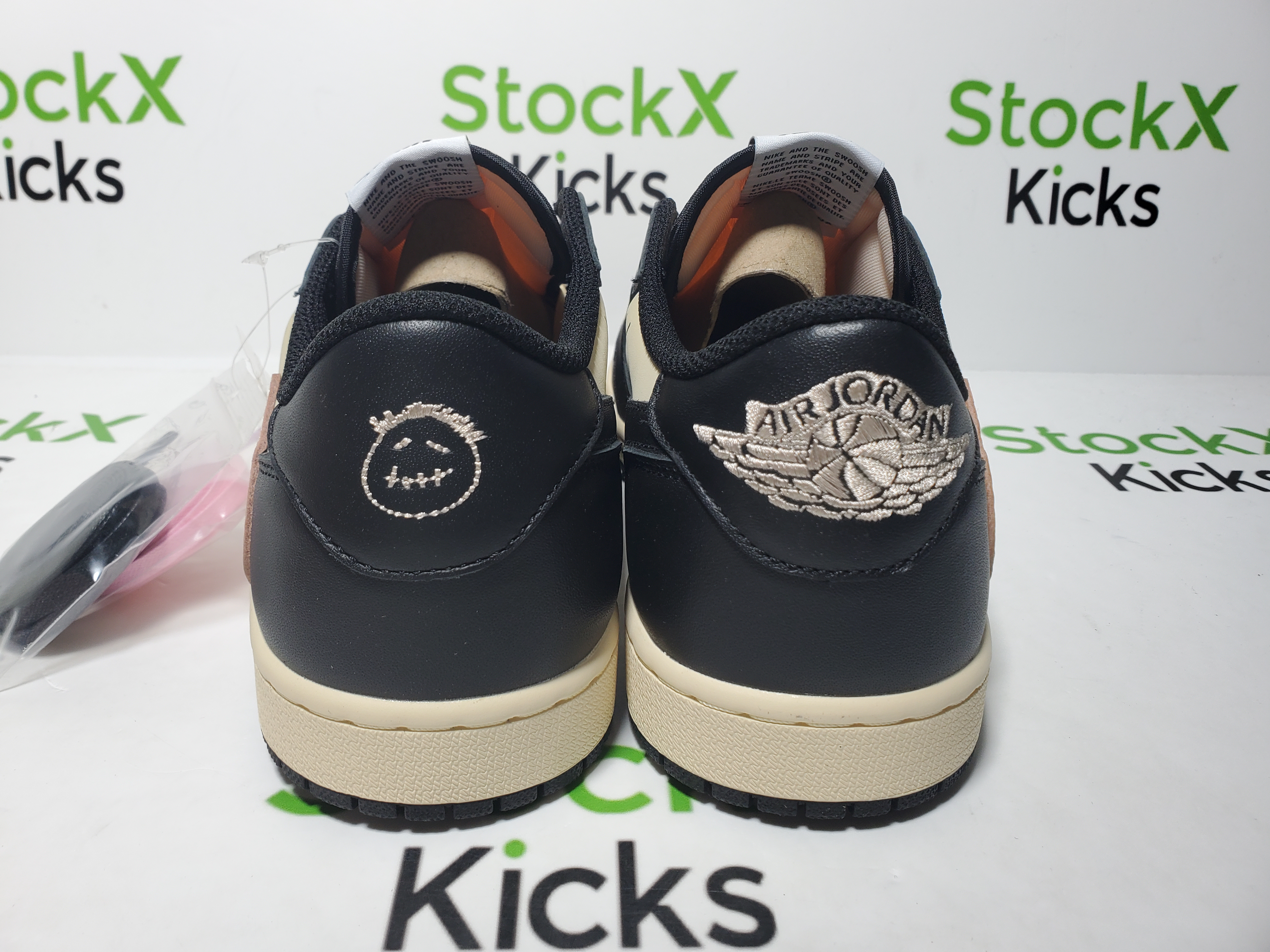LJR Batch Travis Scott x Air Jordan 1 Retro Low OG SP 'Pale Vanilla' DM7866-201 review StockxKicks 02
