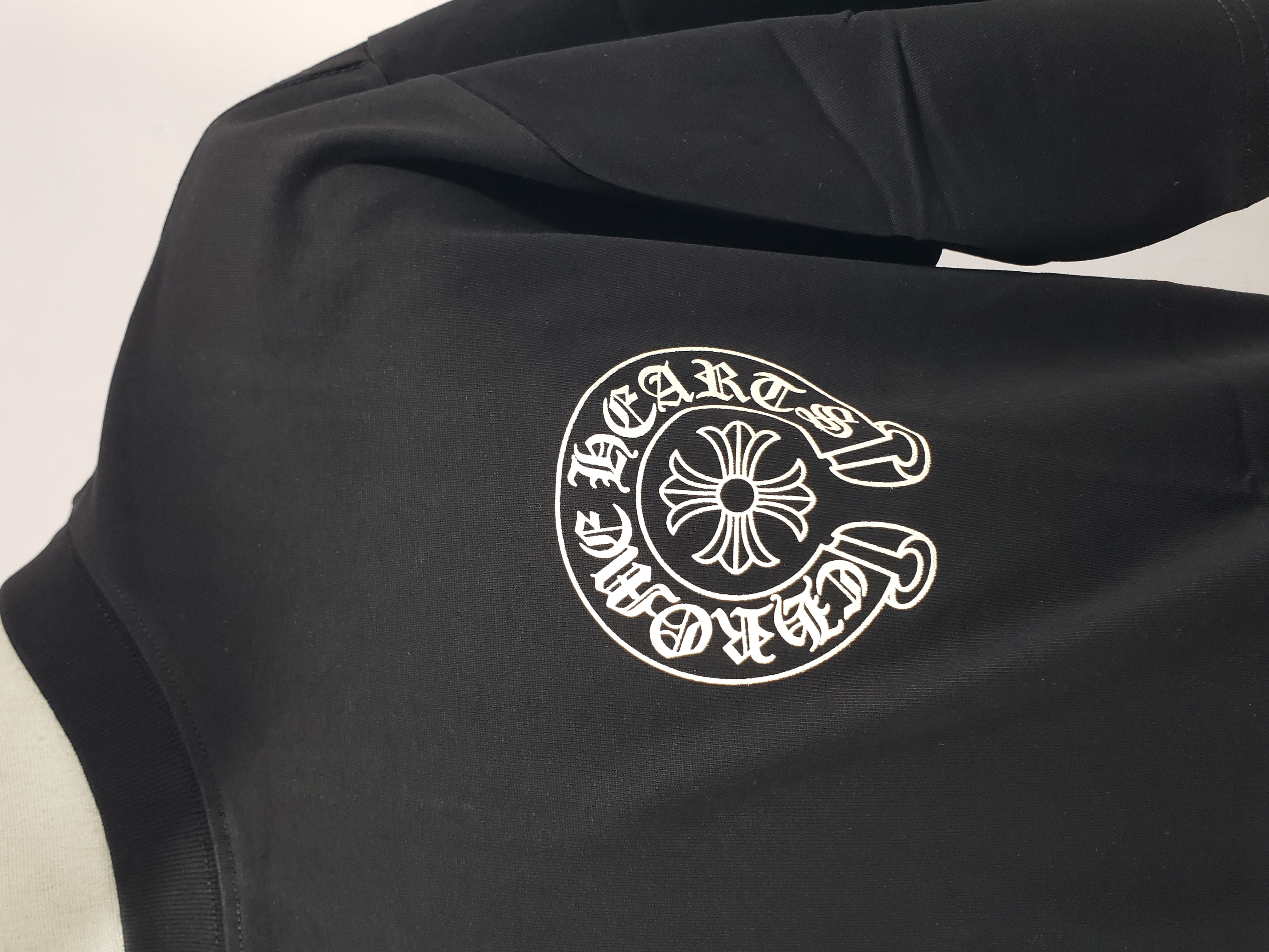 Chrome Hearts Glow-in-the-Dark Horseshoe Tee Black/White 2238 review StockxKicks 02