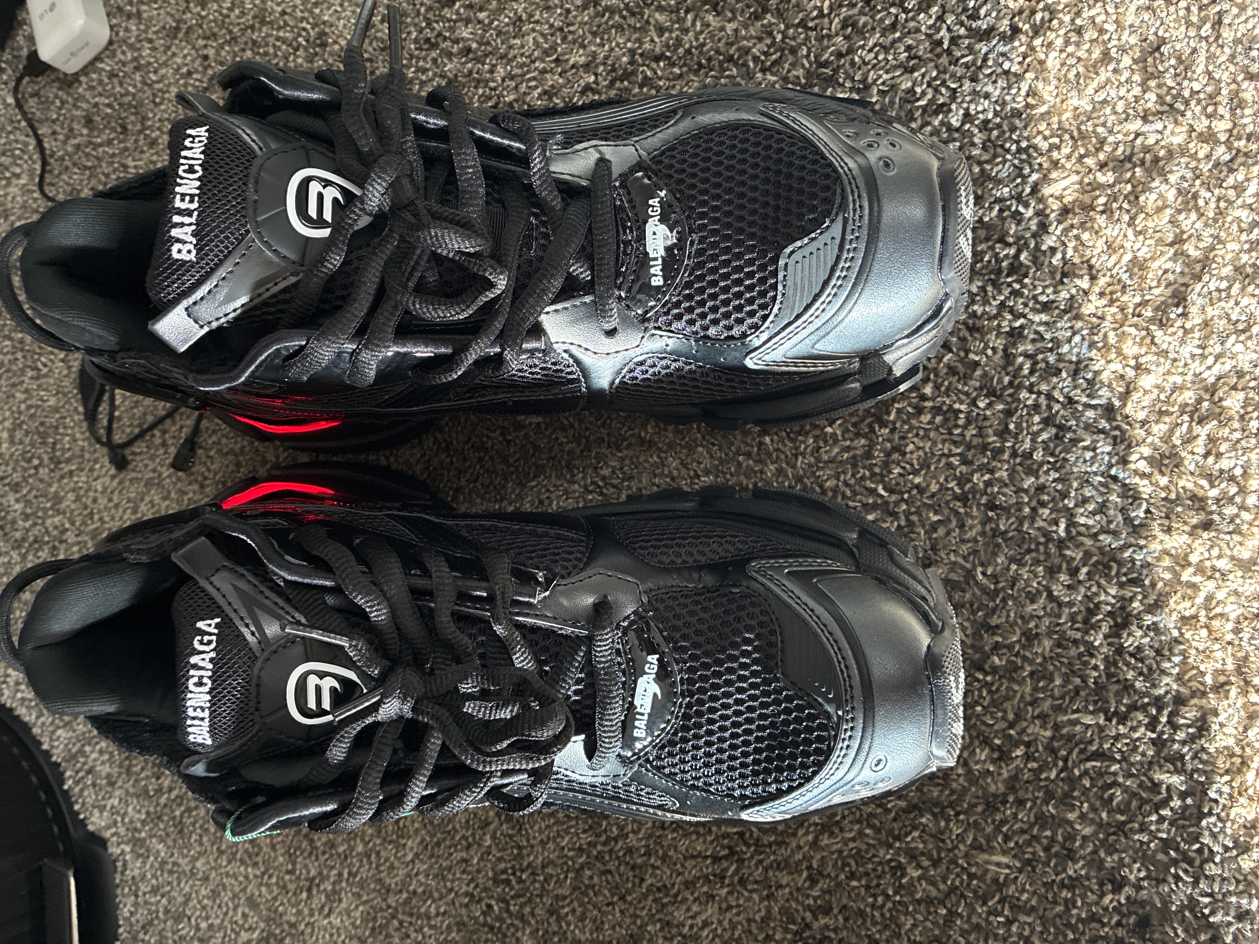 【TOP PK Batch】Balenciaga Runner Black and Red LED 853225 WRNLD 1000 review Erishon Burks 03