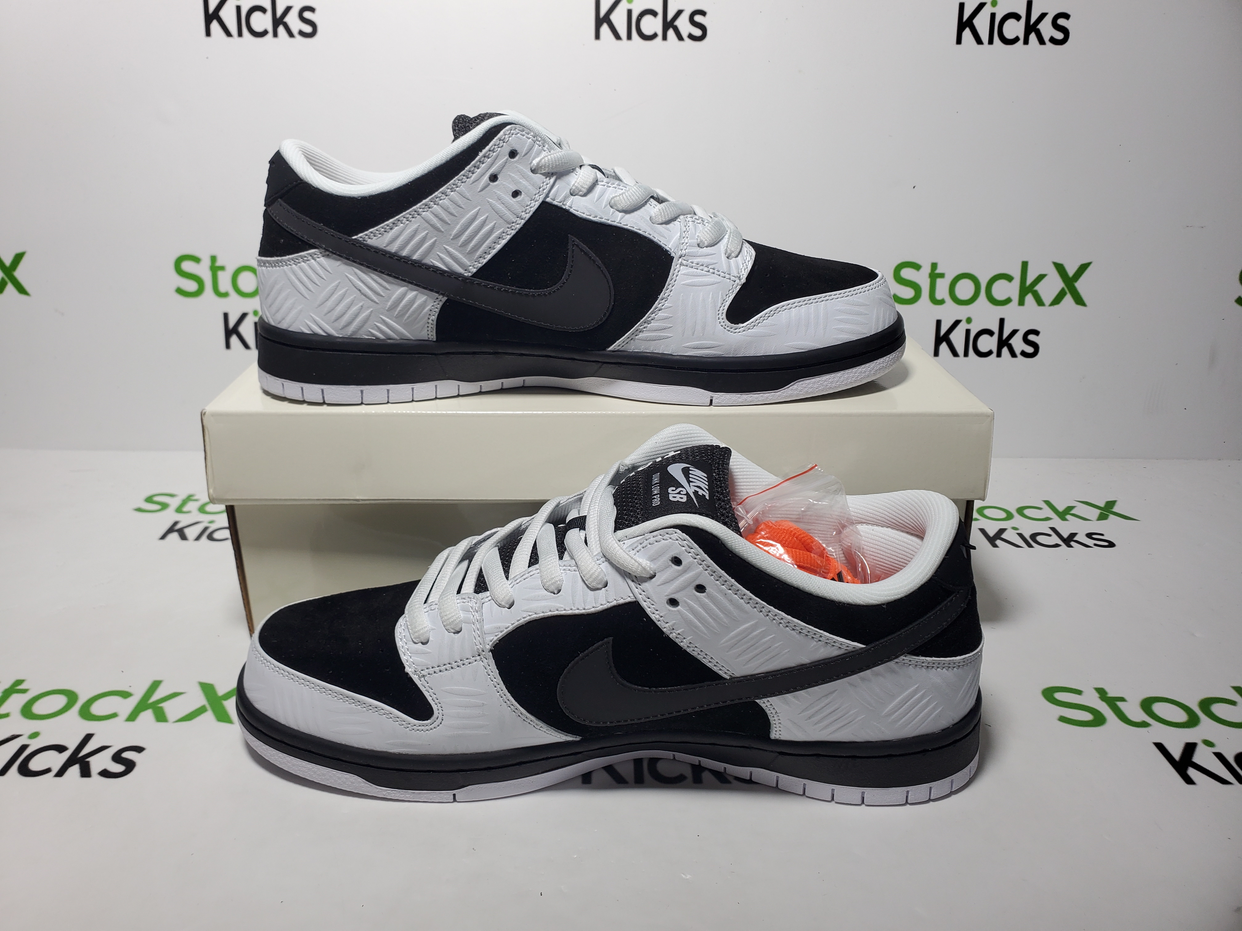 PK God Batch TIGHTBOOTH x Nike SB Dunk Low Panda Co Branding FD2629-100 review StockxKicks 06