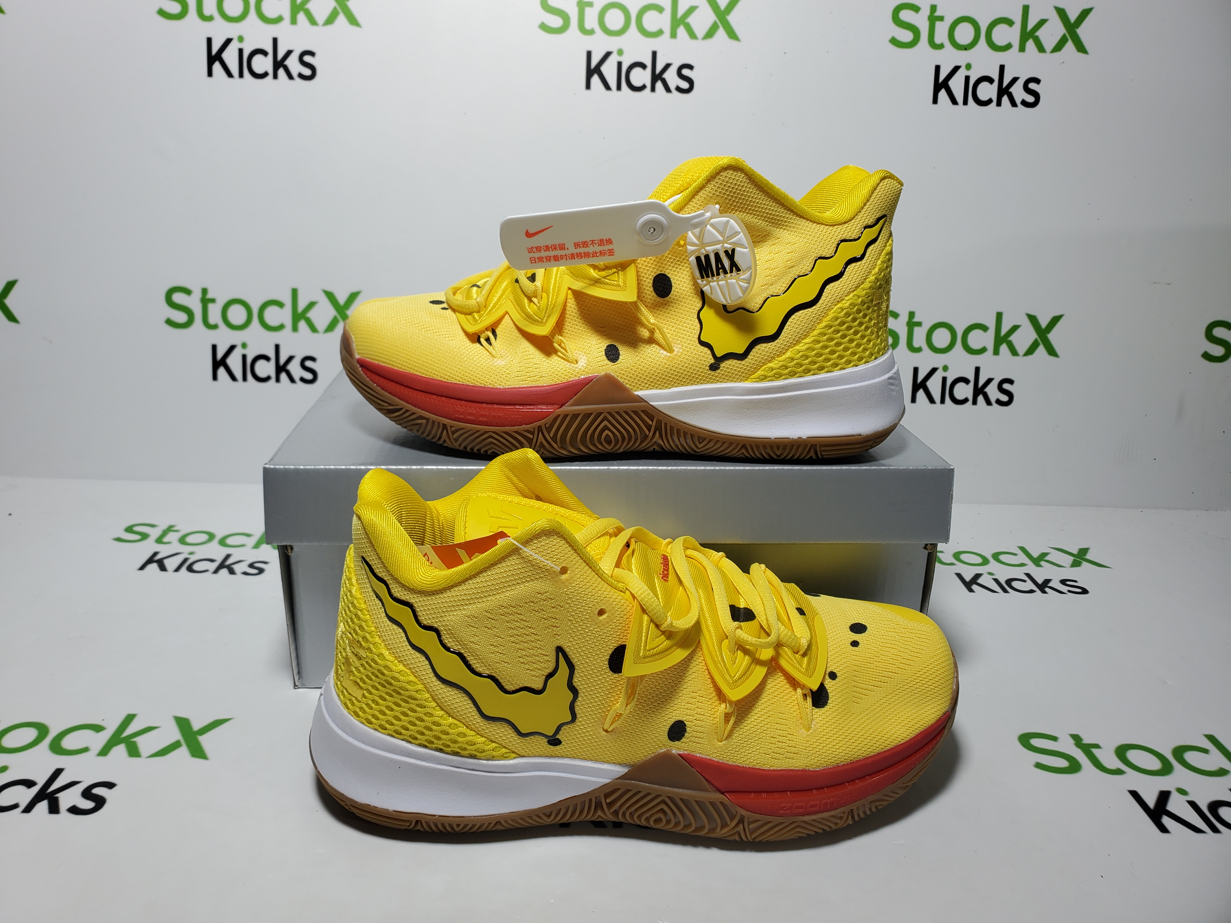 Nike SpongeBob SquarePants x Kyrie 5 'SpongeBob' CJ6951-700 review StockxKicks 01