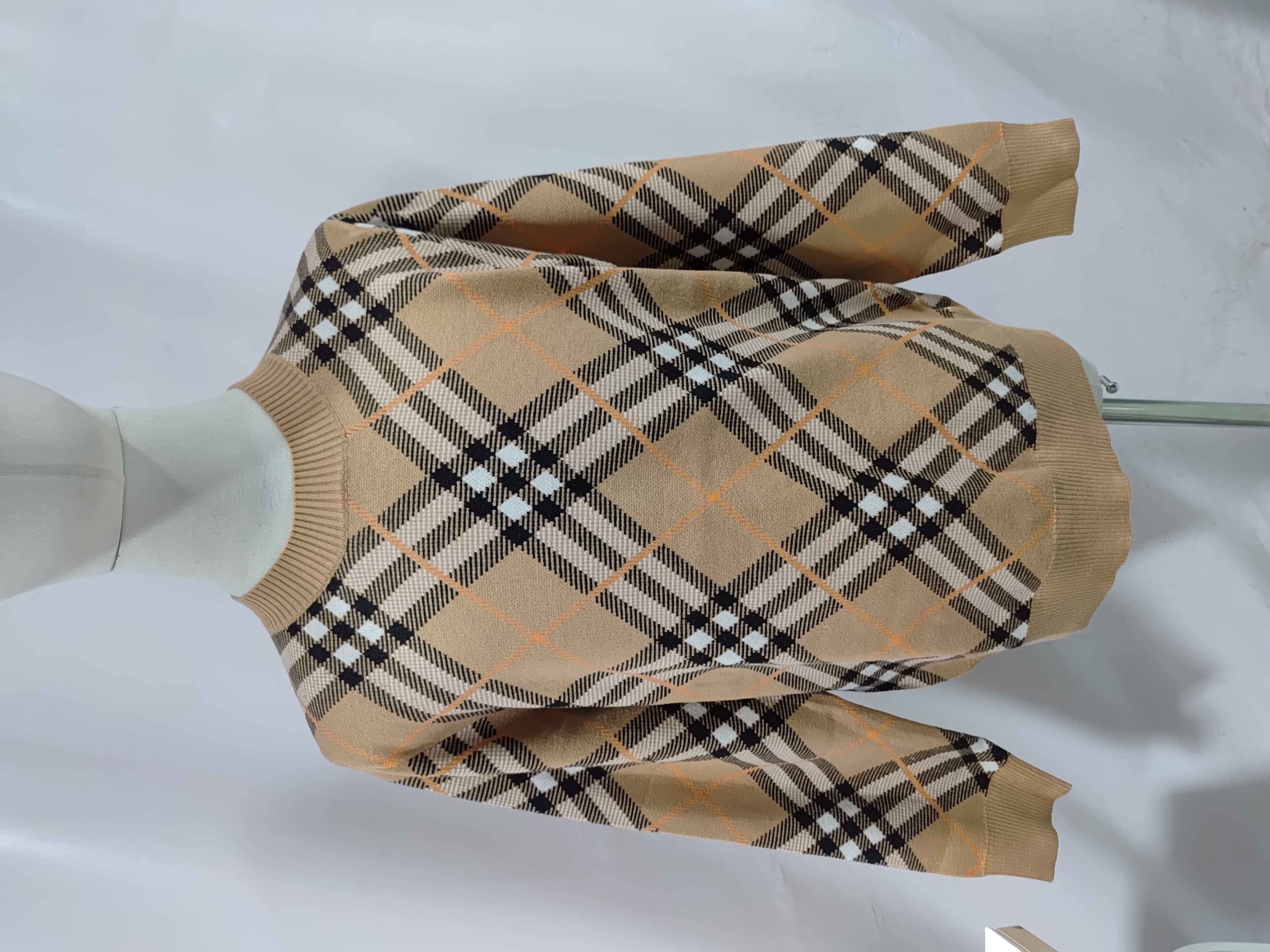 Burberry Check Wool Blend Sweater Sand CK WR3002024018 review StockxKicks 01