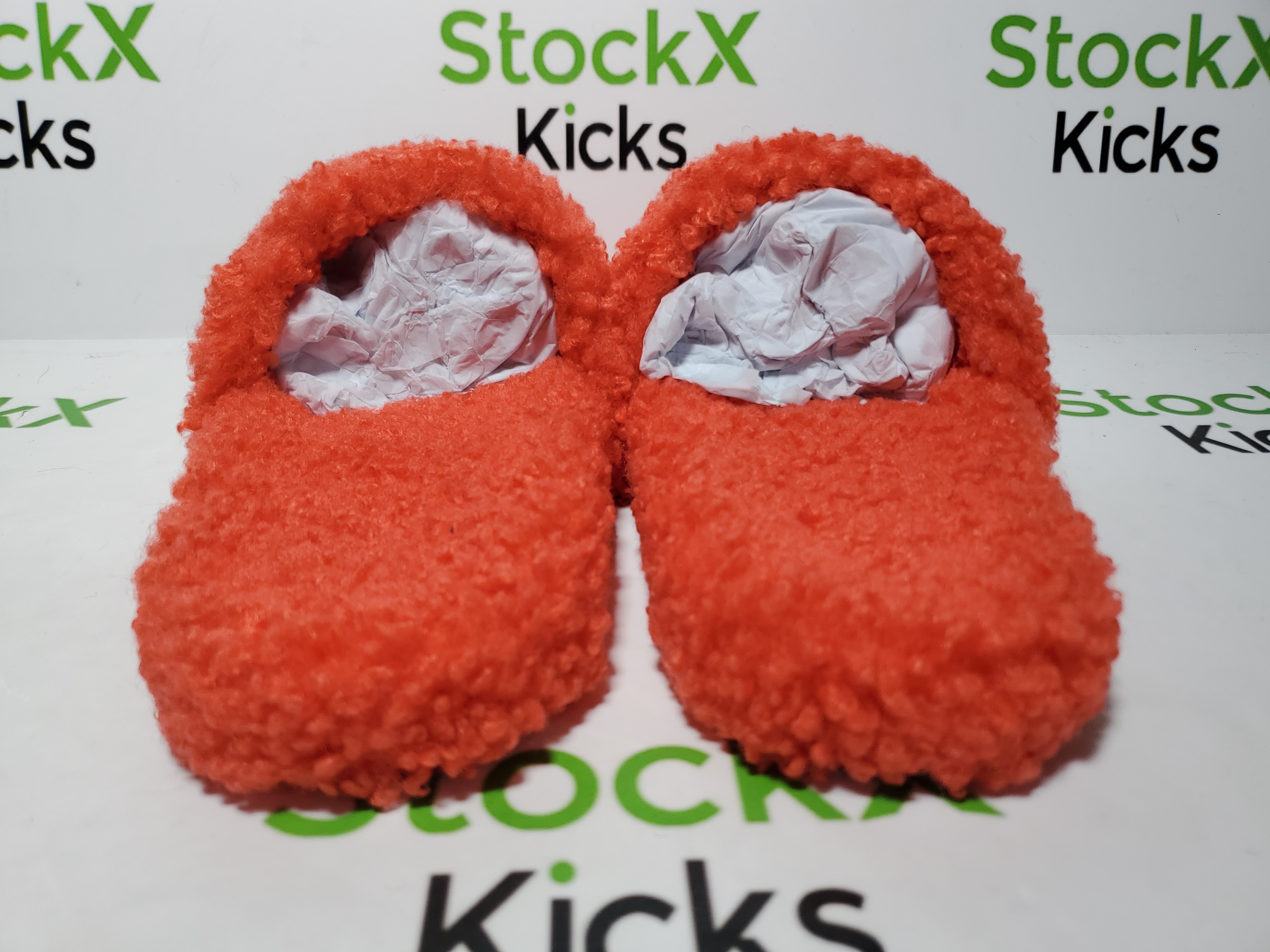 Balenciaga Furry Slide Red CK 654261W2DO16596 review StockxKicks 02