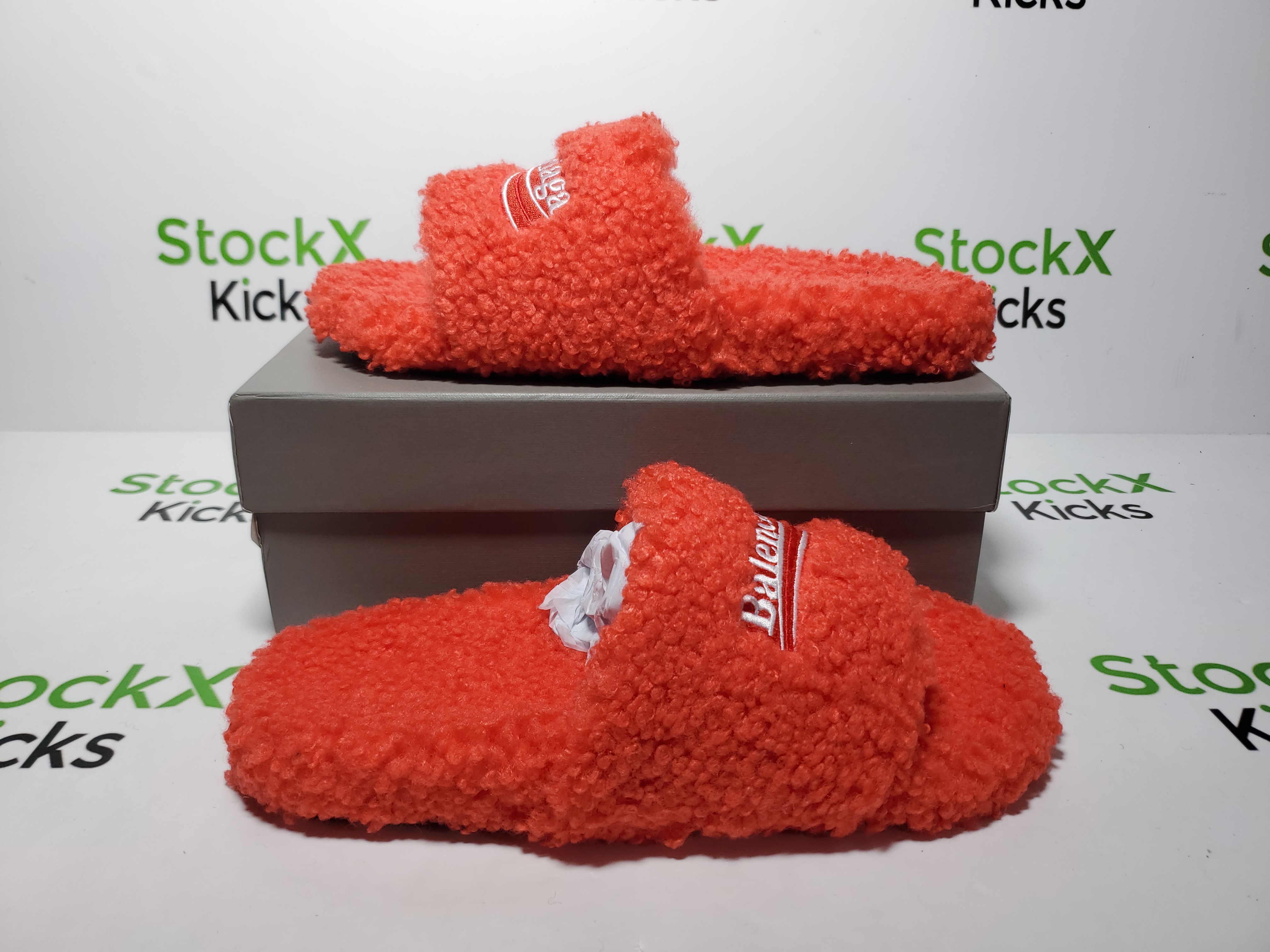 Balenciaga Furry Slide Red CK 654261W2DO16596 review StockxKicks 05