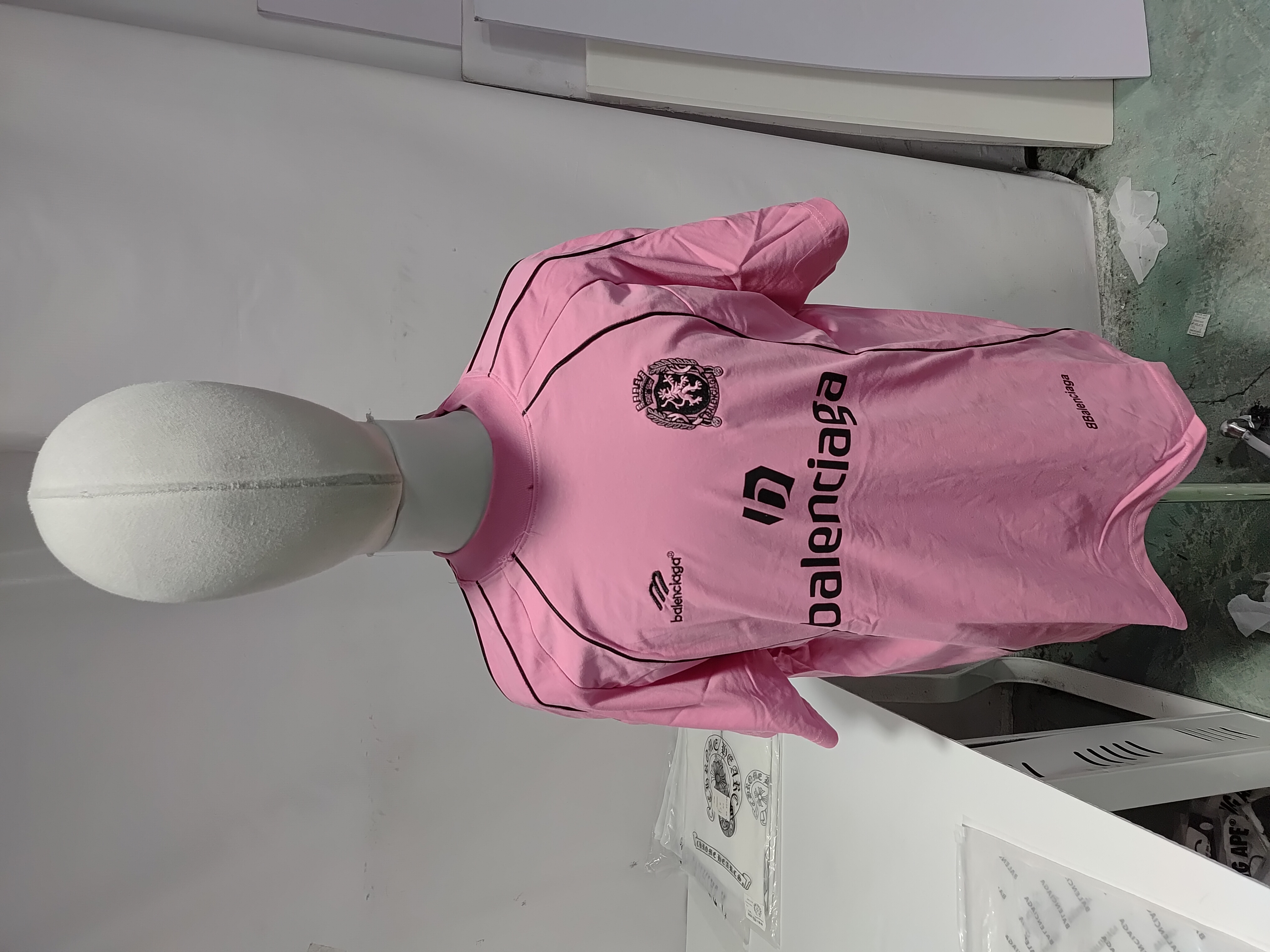 Balenciaga Miami Soccer T-Shirt Oversized Pink/Black review StockxKicks 01