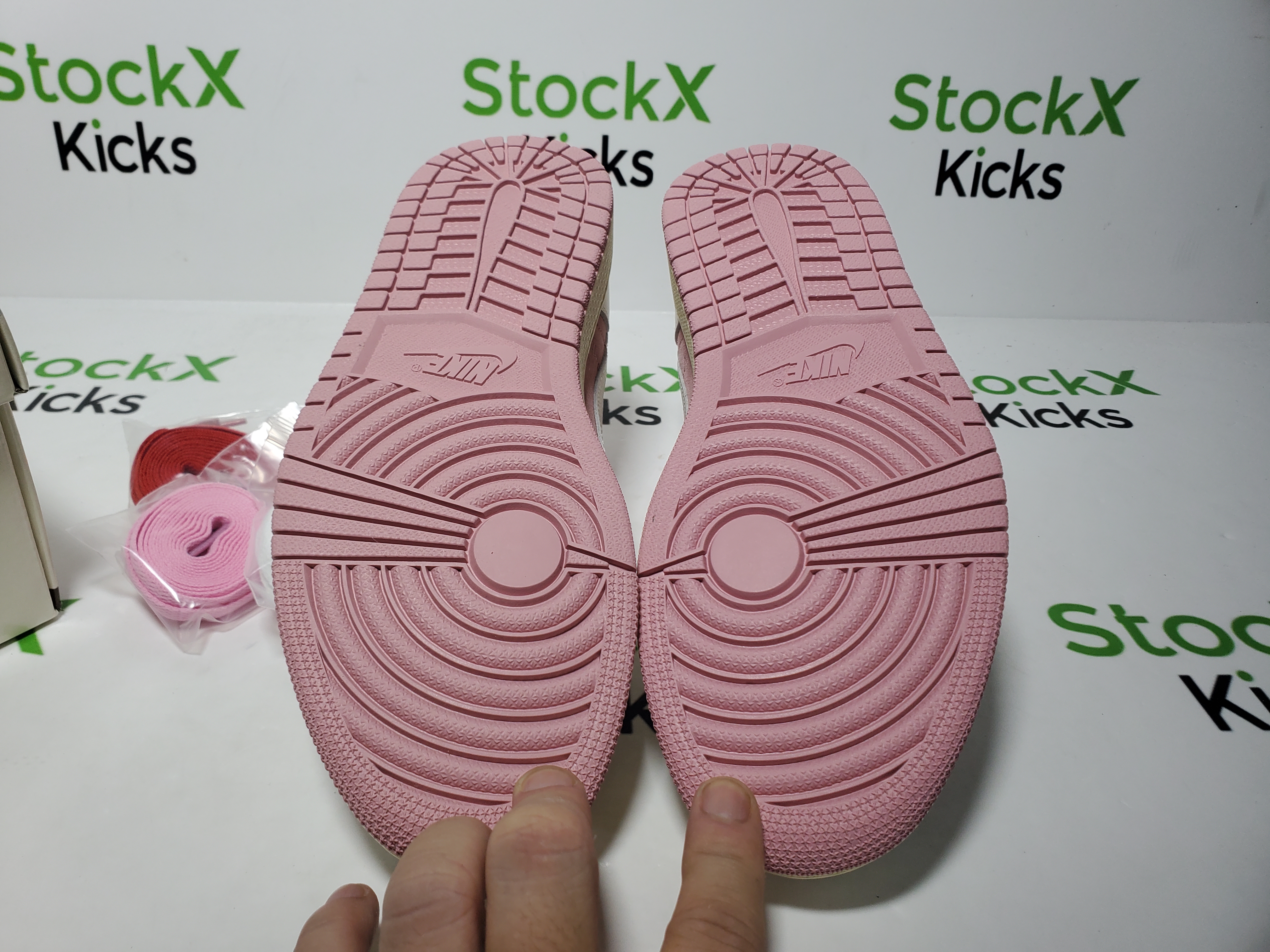 PK God Batch Air Jordan 1 Low Travis Scott White Pink DM7866-600 review StockxKicks 05