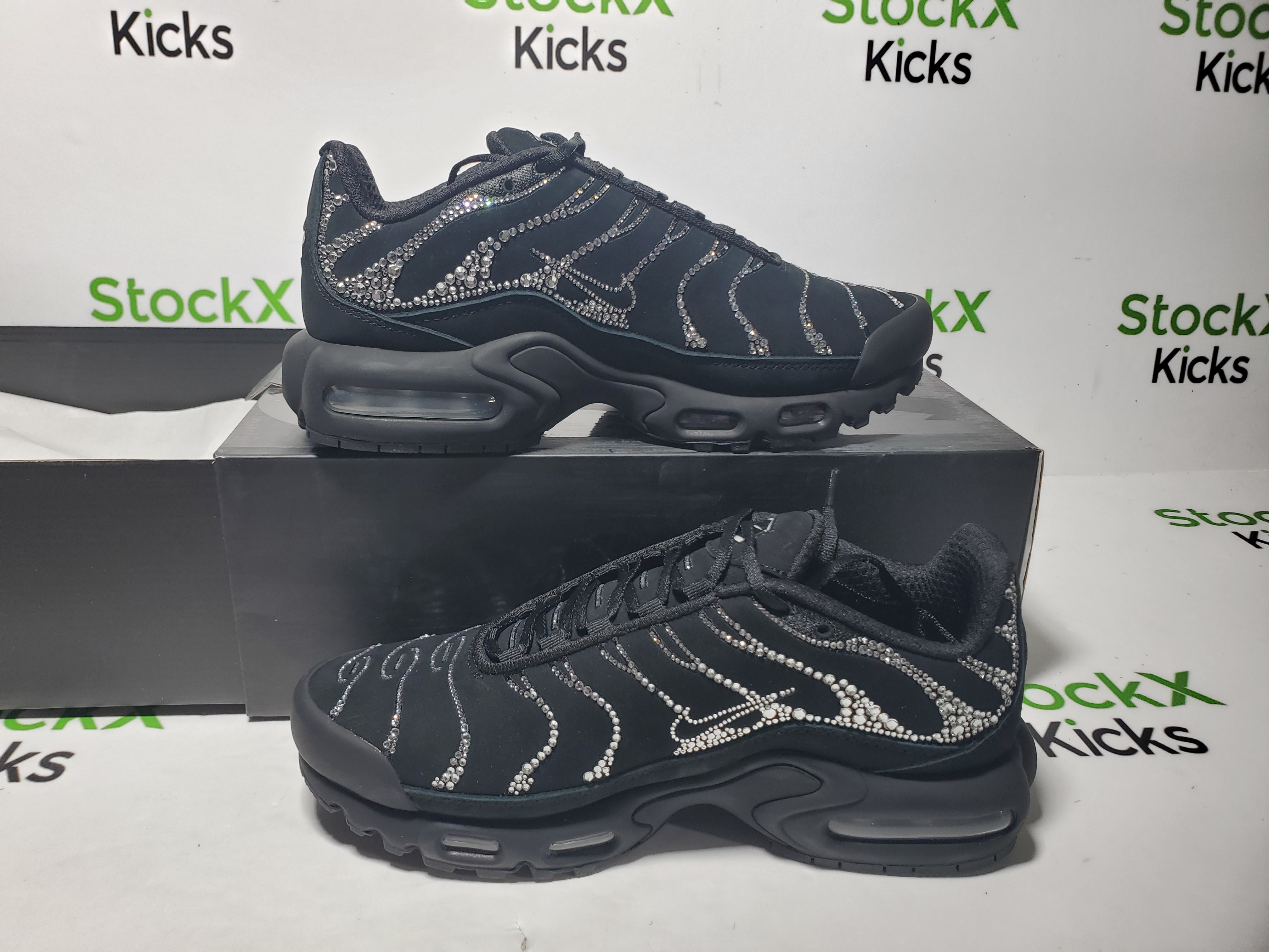 Nike Swarovski x Wmns Air Max Plus 'Moonlight' FZ4237--001 review StockxKicks 02