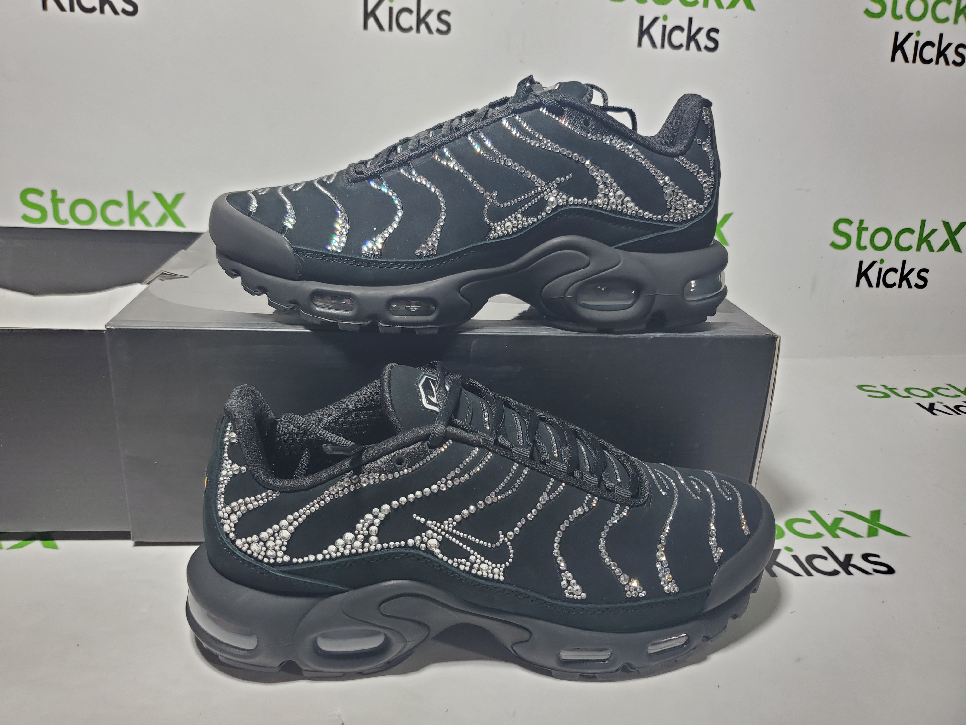 Nike Swarovski x Wmns Air Max Plus 'Moonlight' FZ4237--001 review StockxKicks 01