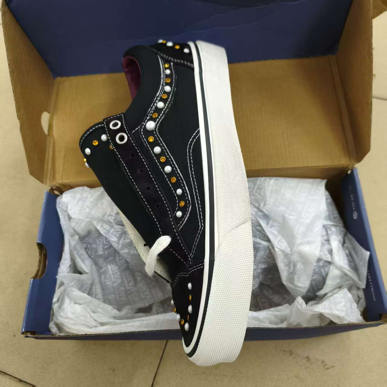 Vans OTW Old Skool 36 'Pearlized Pack Black' review stockxkicks 01