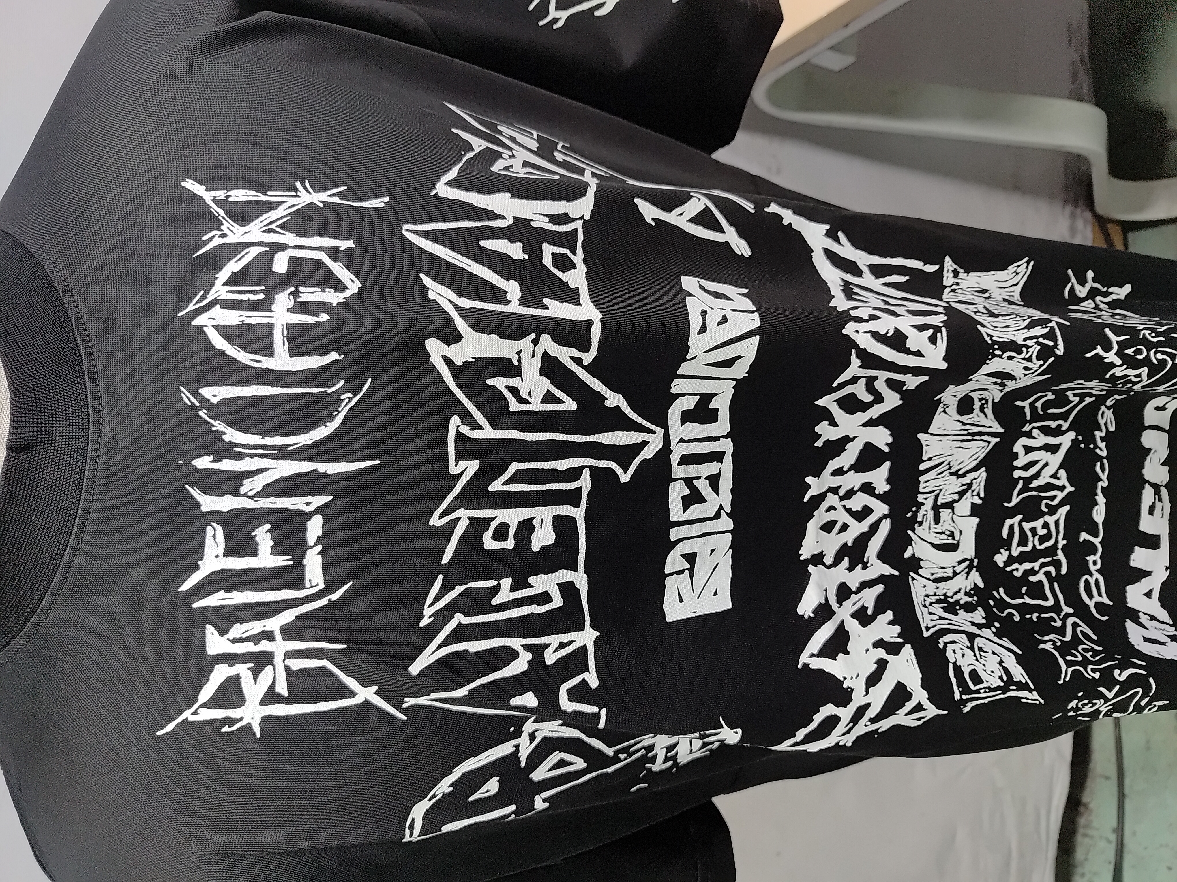 Balenciaga all-over letter print, direct-print breathable graffiti short-sleeved T-shirt review StockxKicksVIP 02