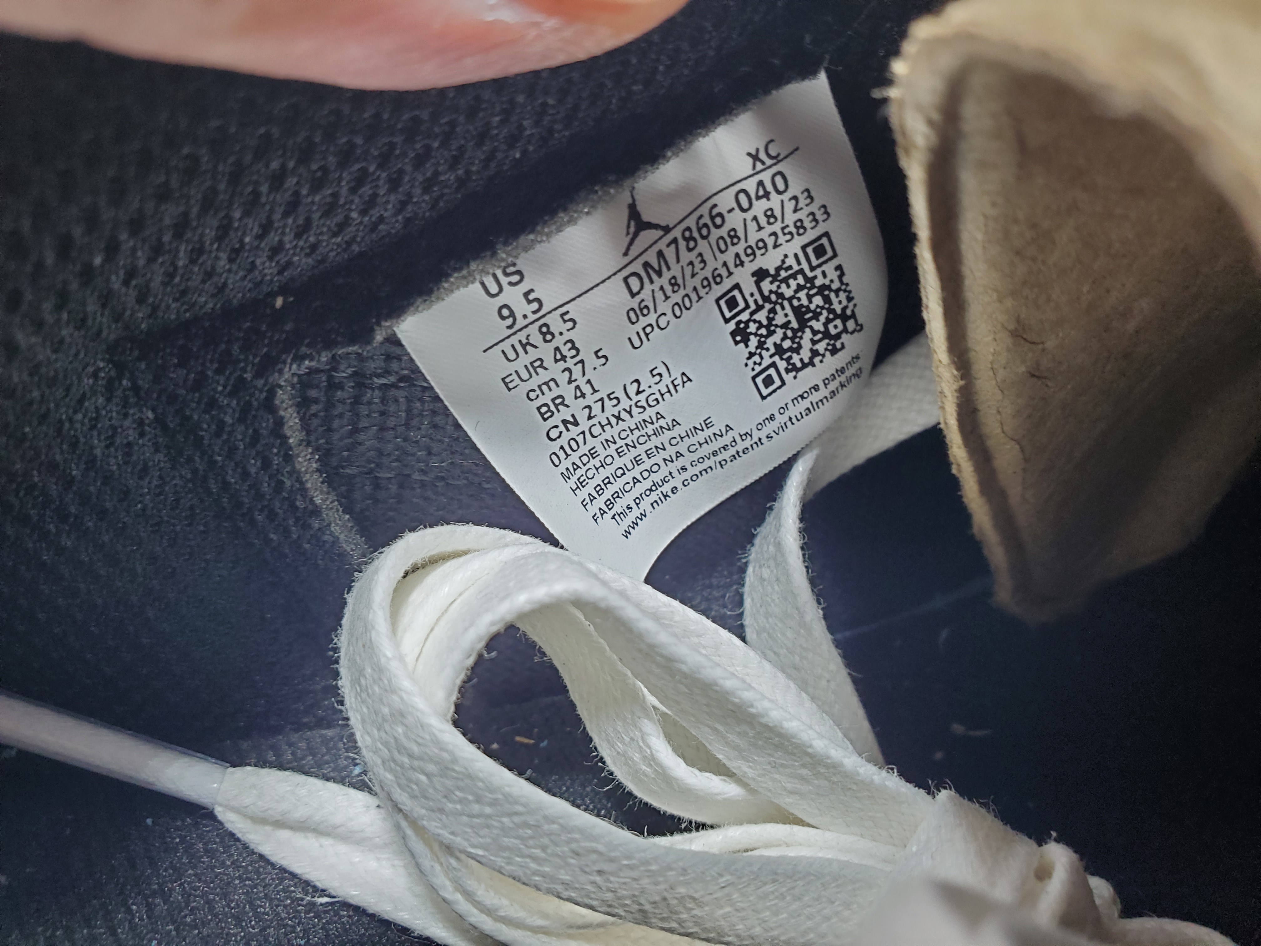 LJR Batch Travis Scott x Air Jordan 1 Low Black White Blue DM7866-040 review StockxKicksVIP 03