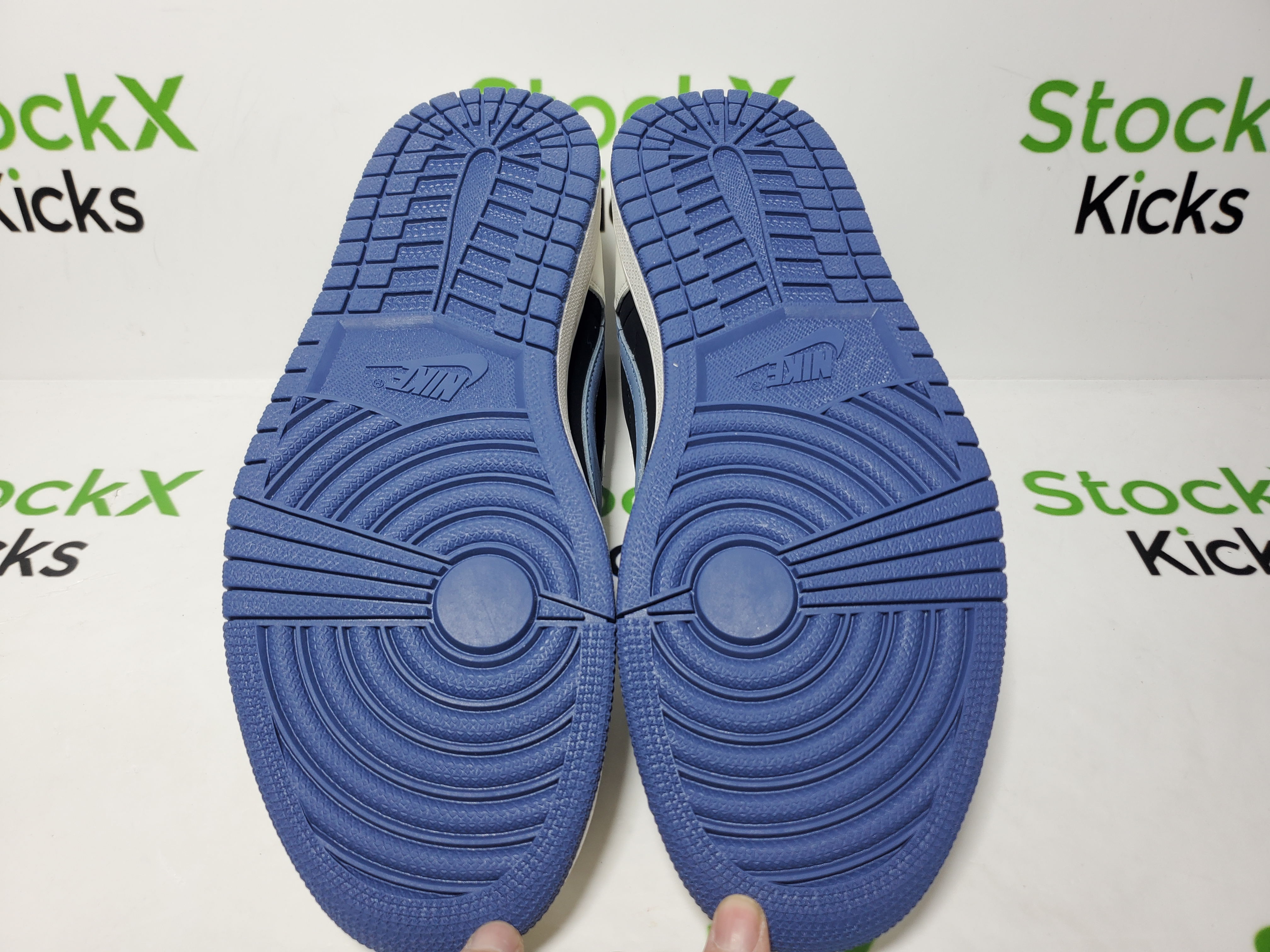 LJR Batch Travis Scott x Air Jordan 1 Low Black White Blue DM7866-040 review StockxKicksVIP 04