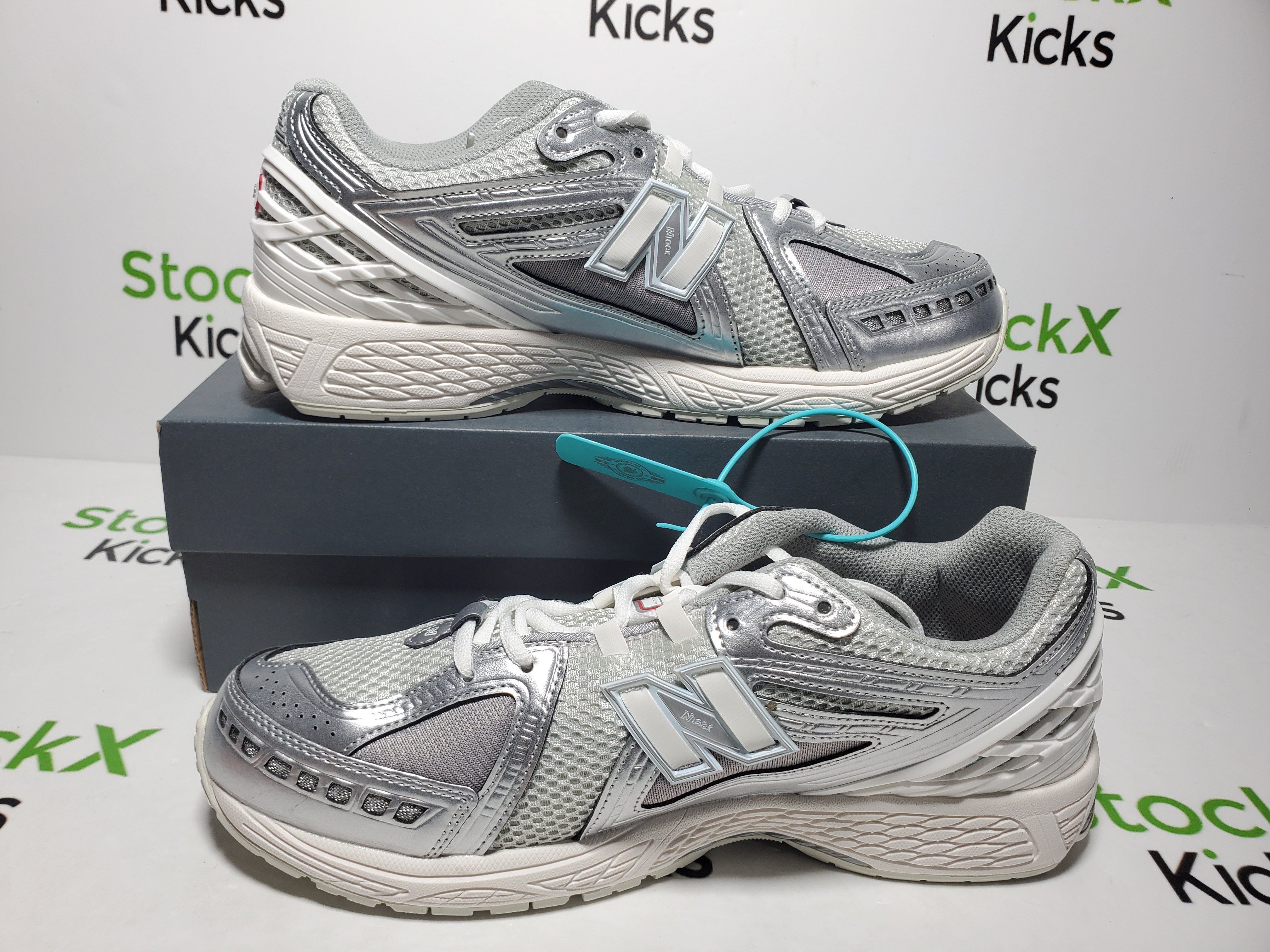 New Balance 1906R Silver M1906RCB review Stockxkicksvip 02
