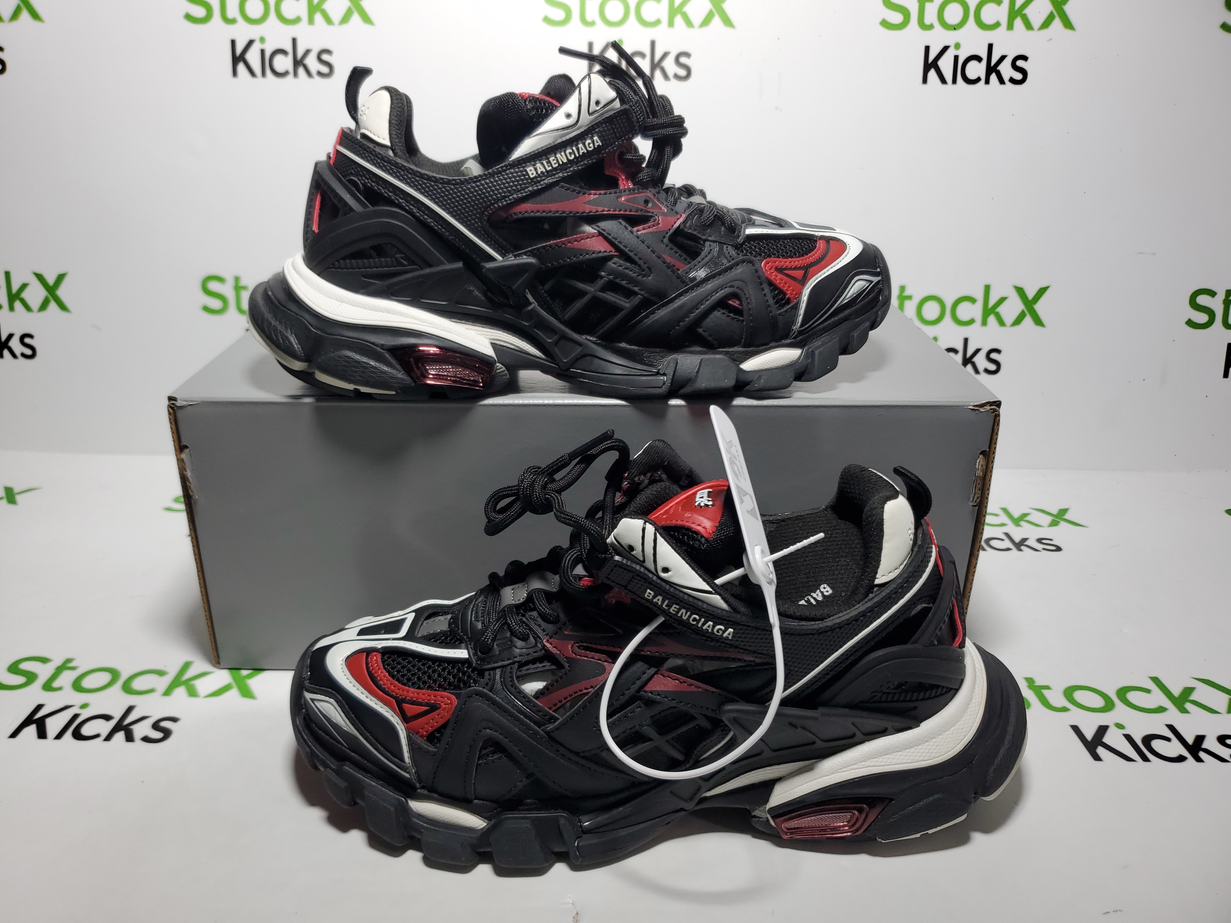 Balenciaga Track 2 Sneaker Military Black White Red 568614 W2GN3 6000 review Stockxkicksvip 01