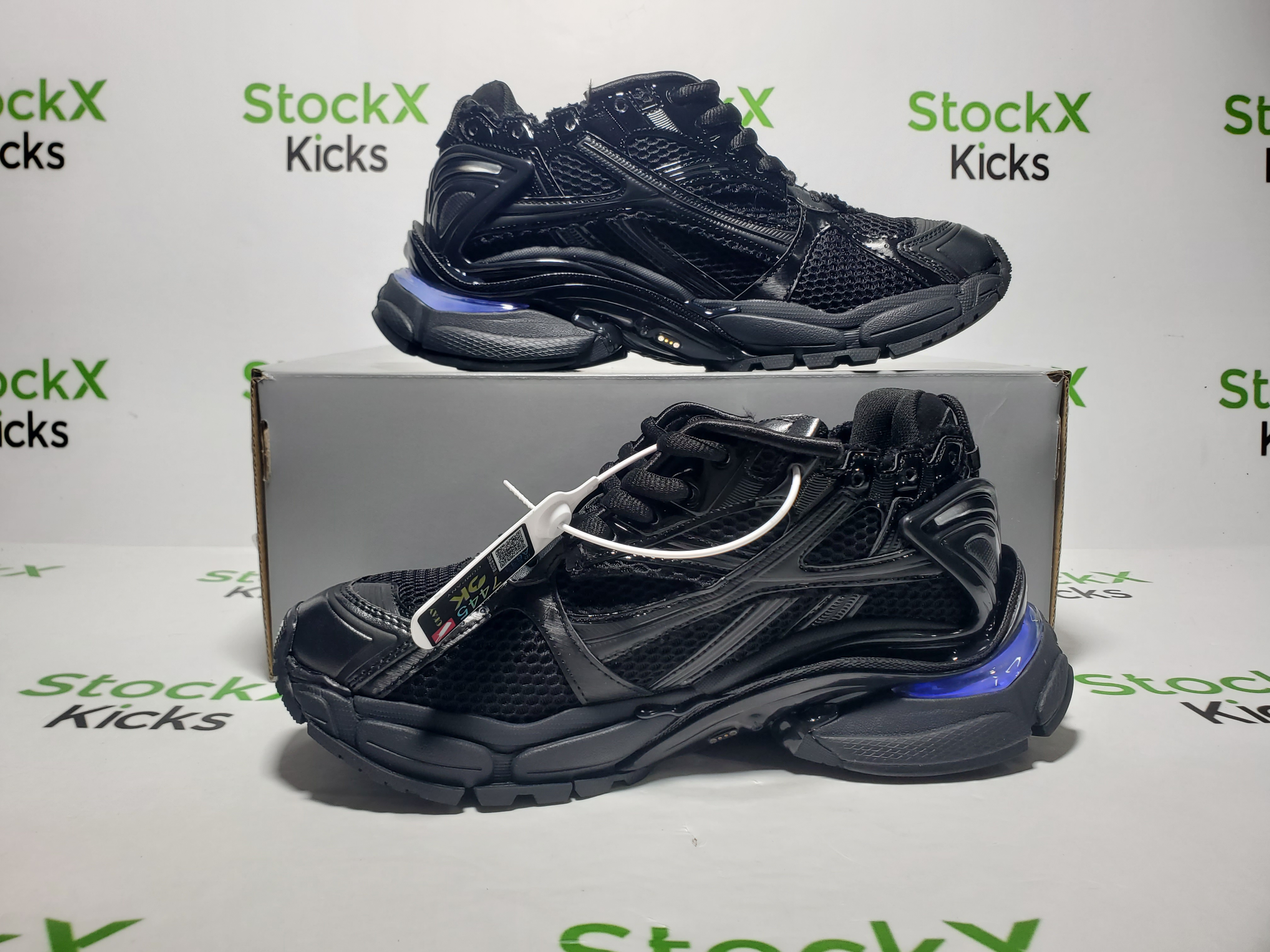 【Flash Sale Offe】Balenciaga Runner Black and Red LED 853225 WRNLD 1000 review Rosy 01
