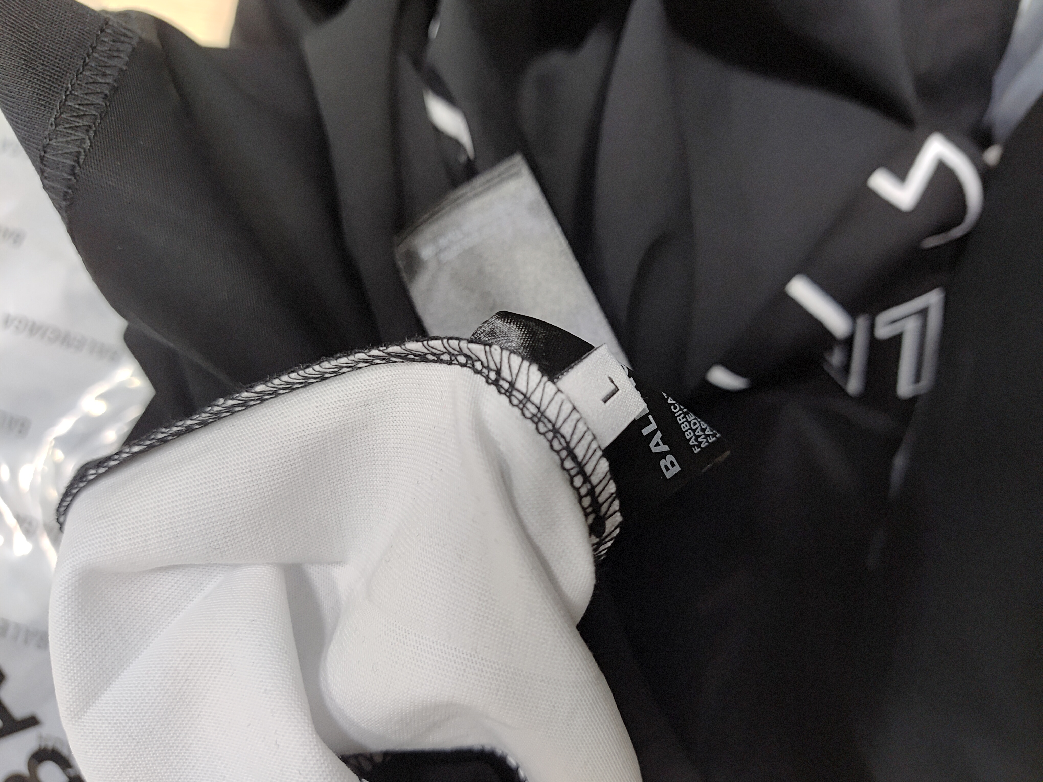 Balenciaga NBA collaboration oversized color-blocked short-sleeved T-shirt review StockxKicks 01