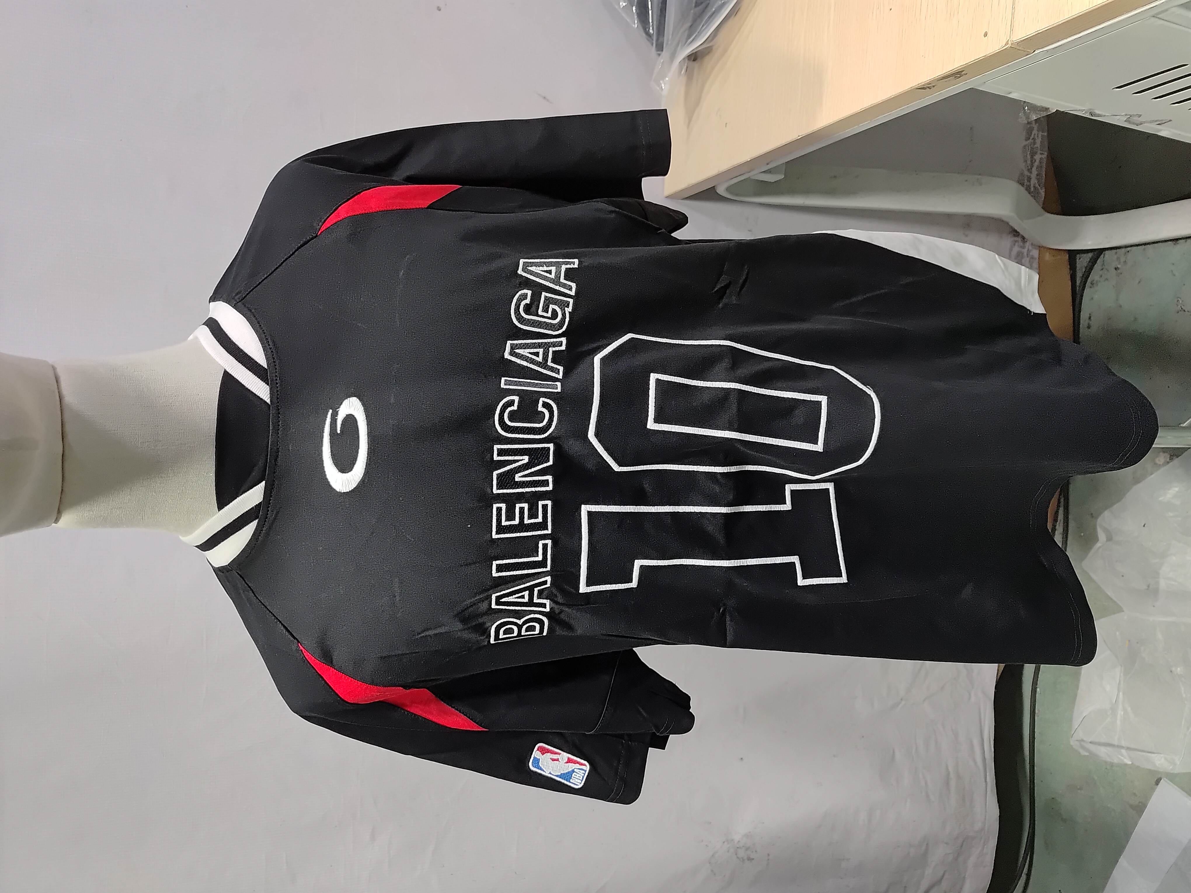 Balenciaga NBA collaboration oversized color-blocked short-sleeved T-shirt review StockxKicks 02