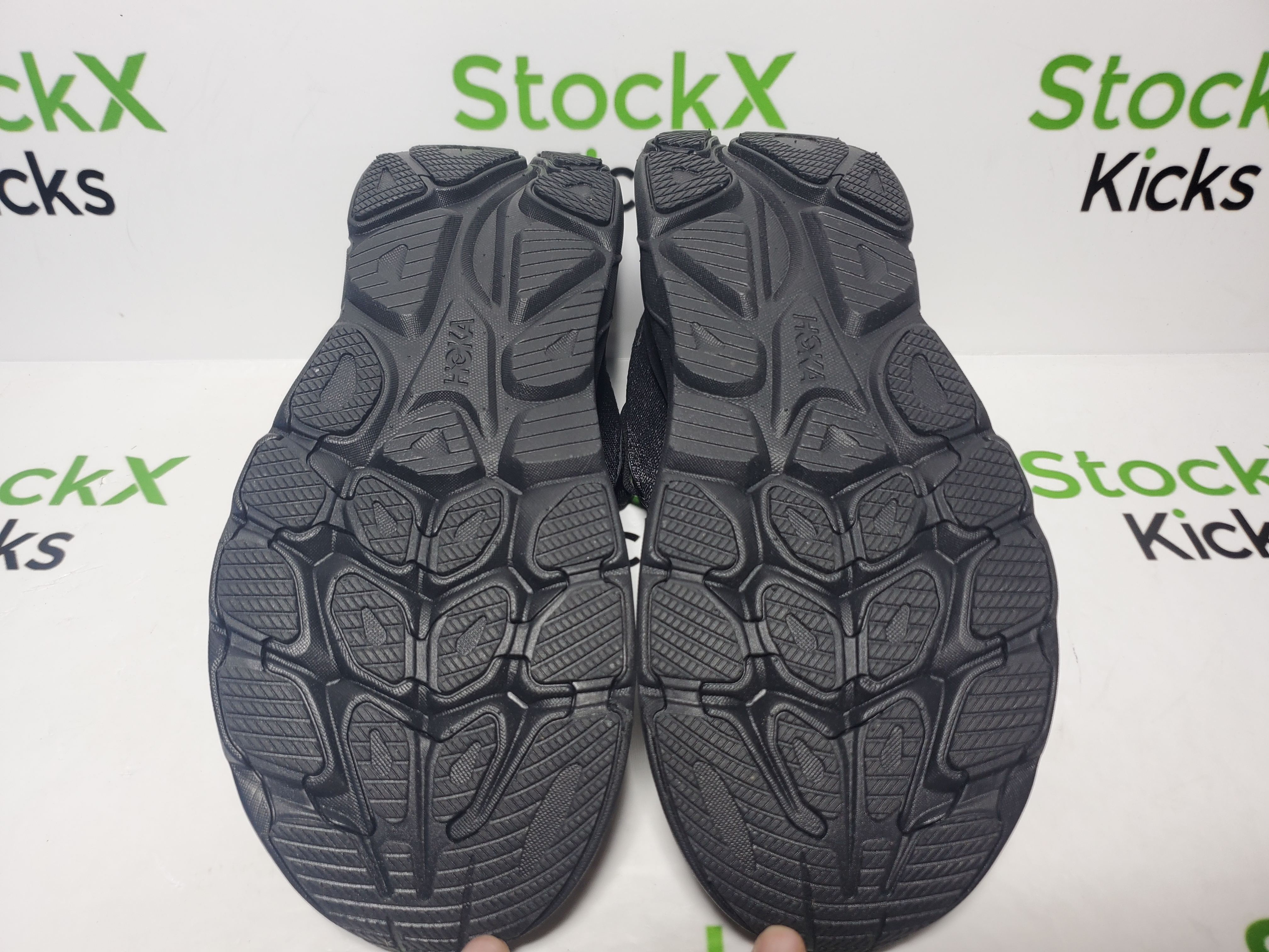 Hoka One One Bondi 9 Triple Black 1162011-BBLC review StockxKicks 04