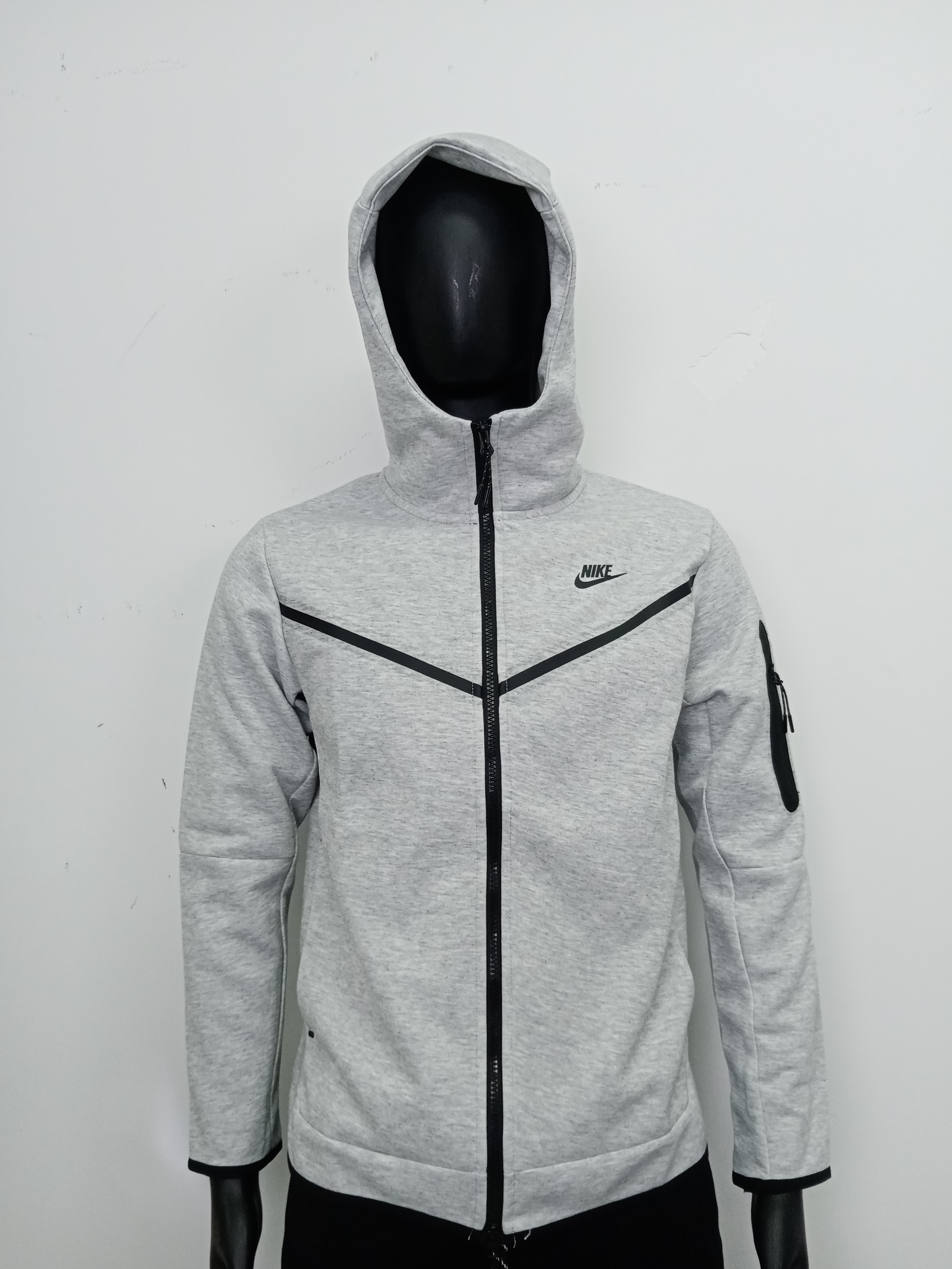 Nike Sportswear Tech Fleece Full Zip Hoodie & Joggers Set Grey And Black review stockxkicks 04