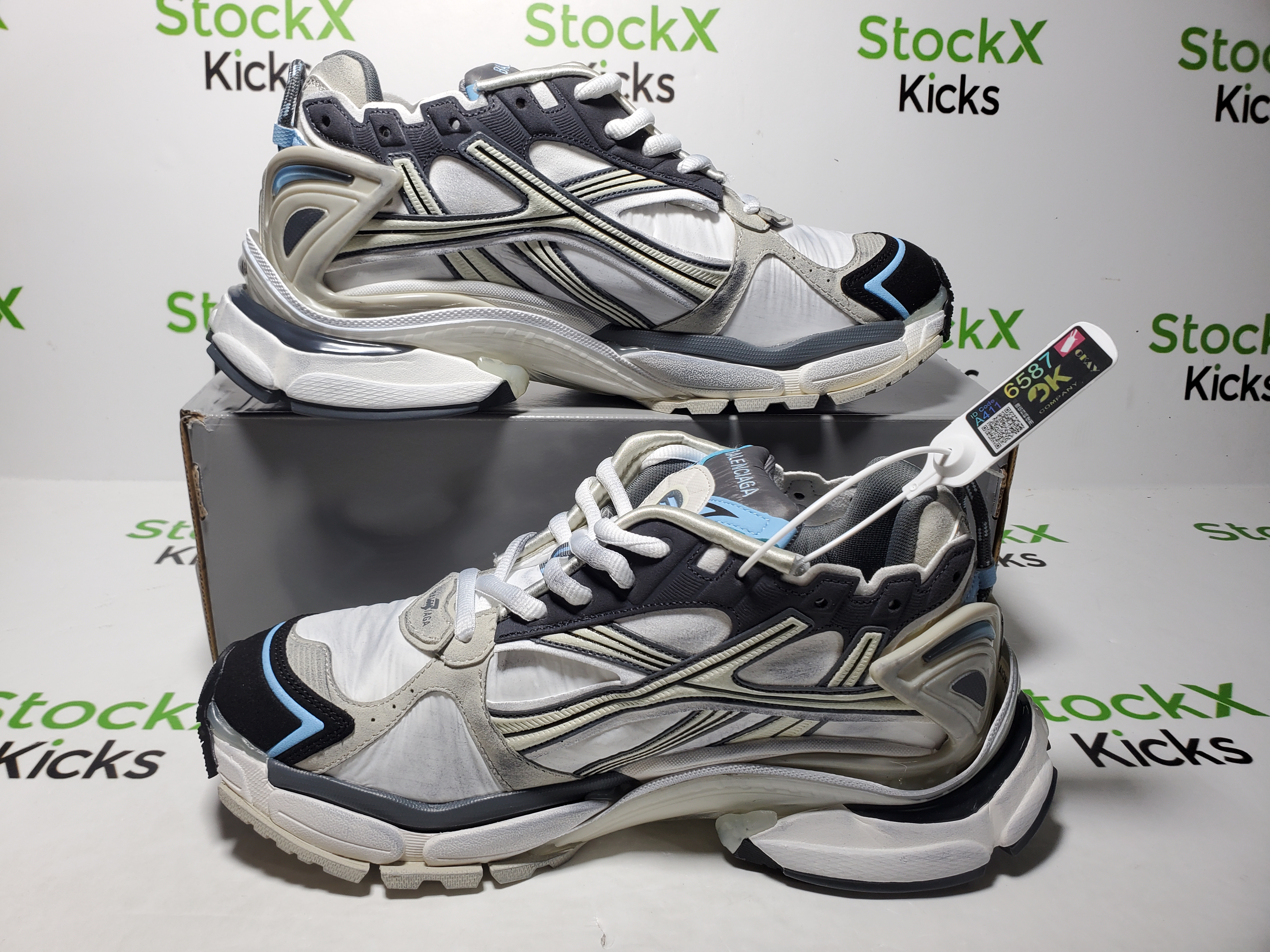 Balenciaga Runner Sneaker Lan Bai Hei 772767 W3RNY 0623 review StockxKicks 02