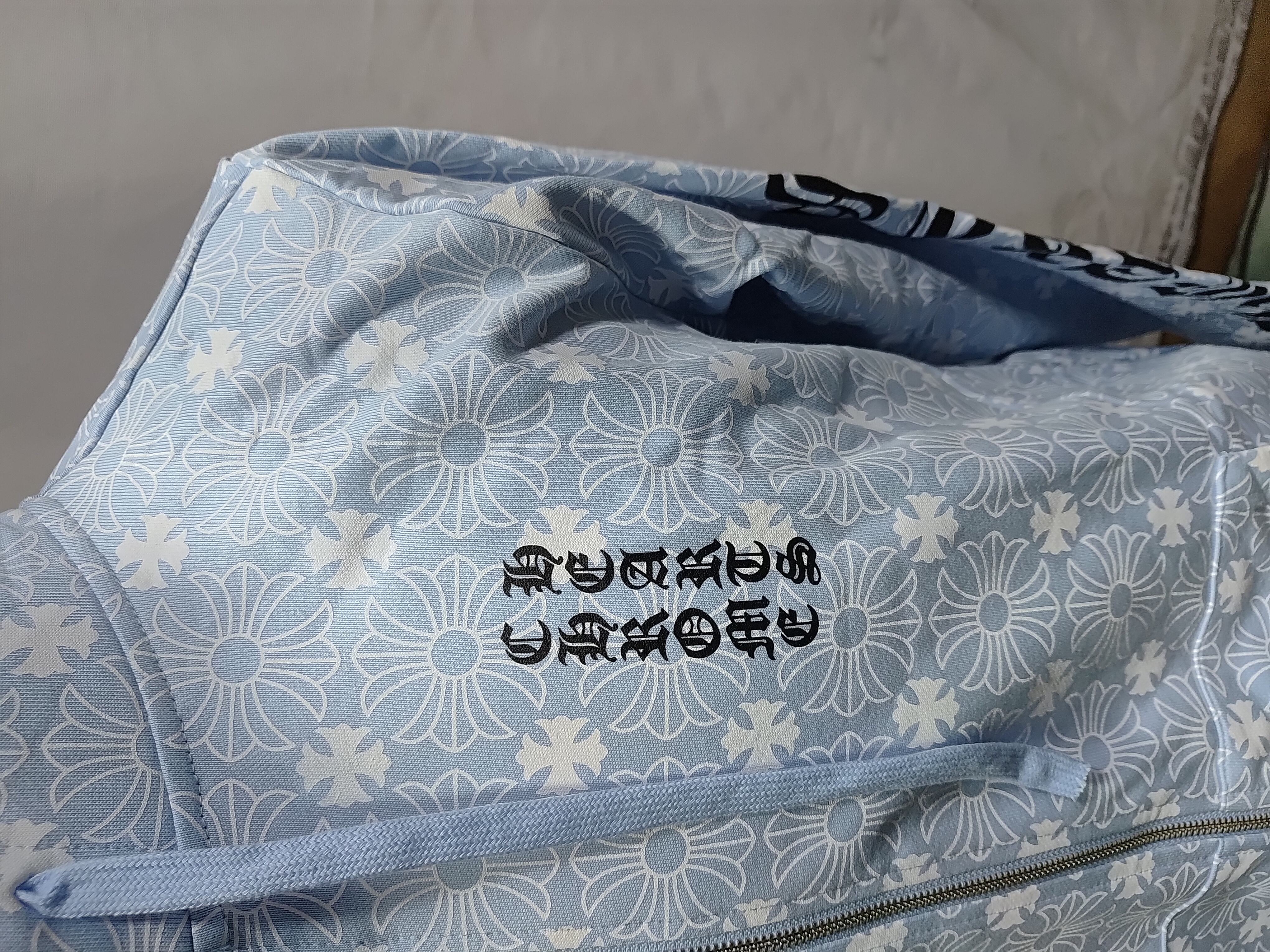 CHROME HEARTS Hoodie 8650 review StockxKicks 01