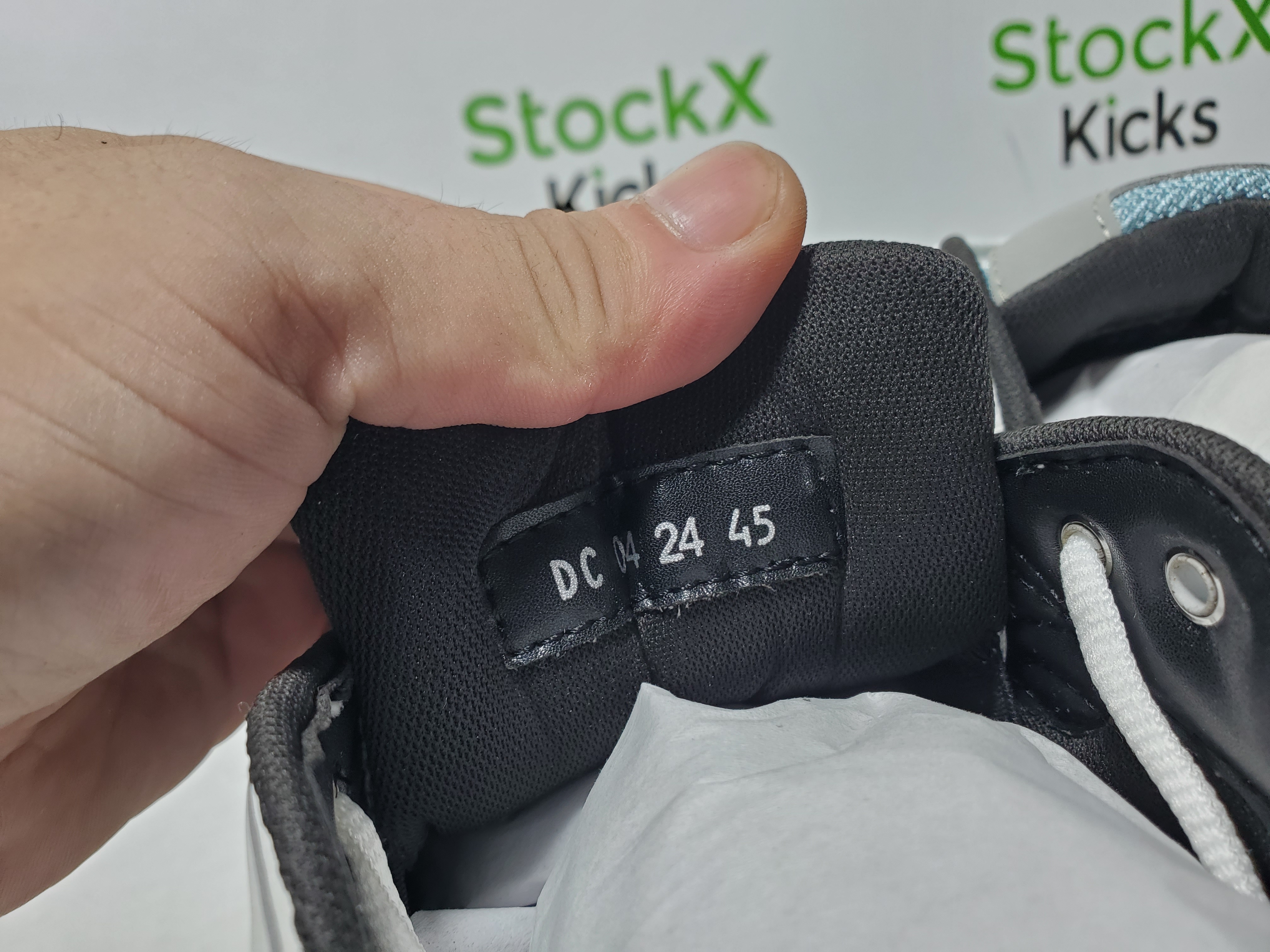 Dior B30 Mesh Light Blue Grey Trainer 3SN279ZRB_H560 review StockxKicks 04