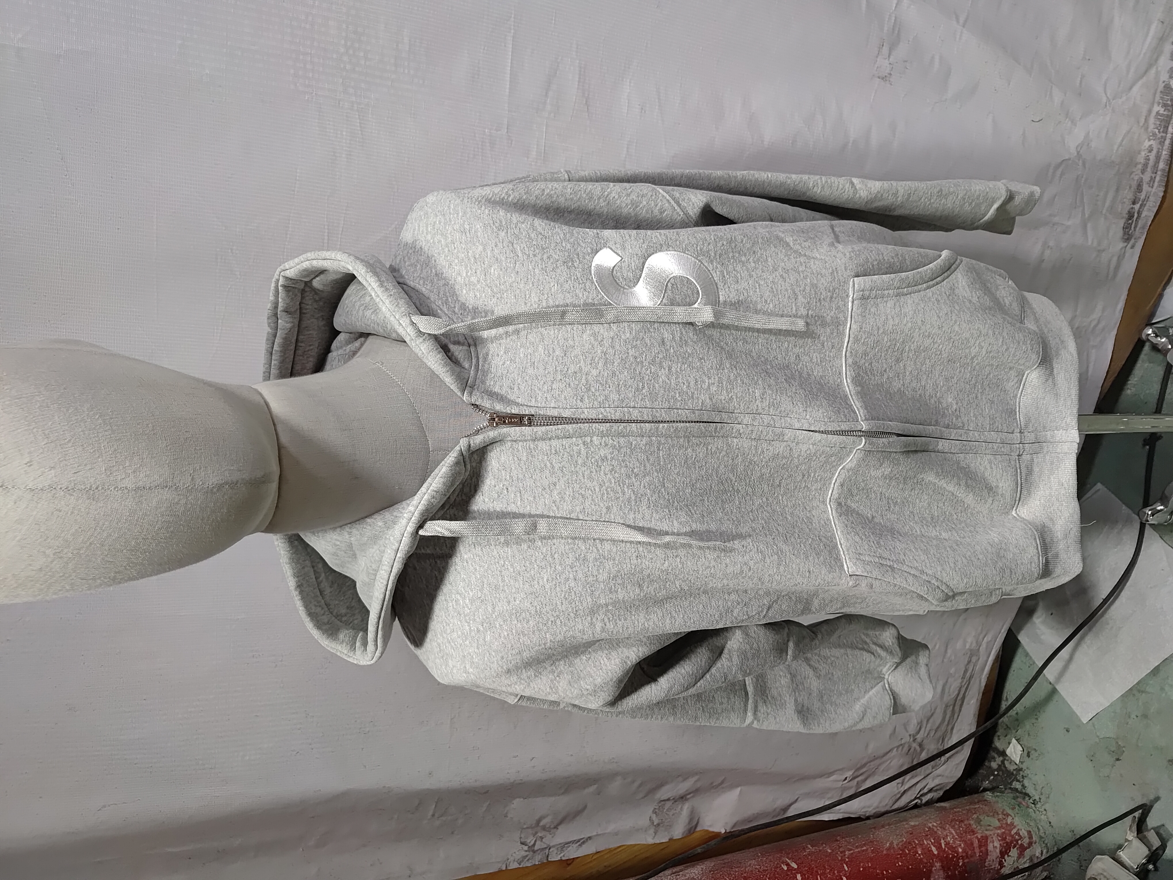 Supreme Big Logo Zip Up Hooded Sweatshirt Ash Grey review StockxKicks 01