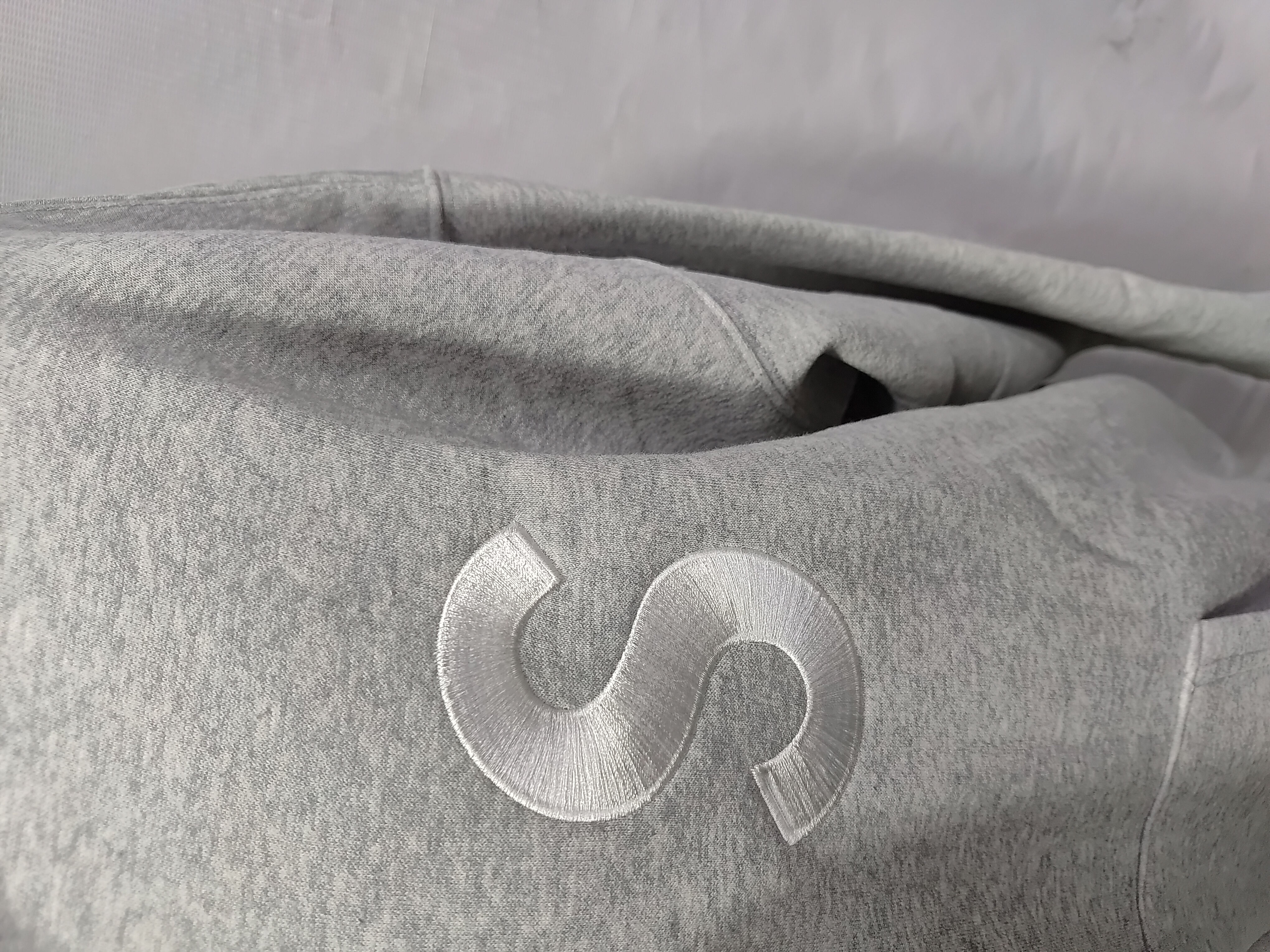 Supreme Big Logo Zip Up Hooded Sweatshirt Ash Grey review StockxKicks 02