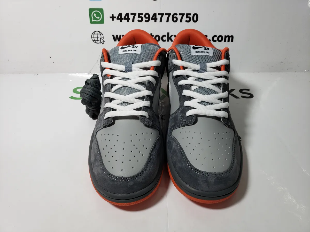 QC: Nike SB Dunk Low Staple NYC Pigeon Reps Shoes. Buy cheap Buy cheap reps shoes, including dunk reps, from stockxkicks