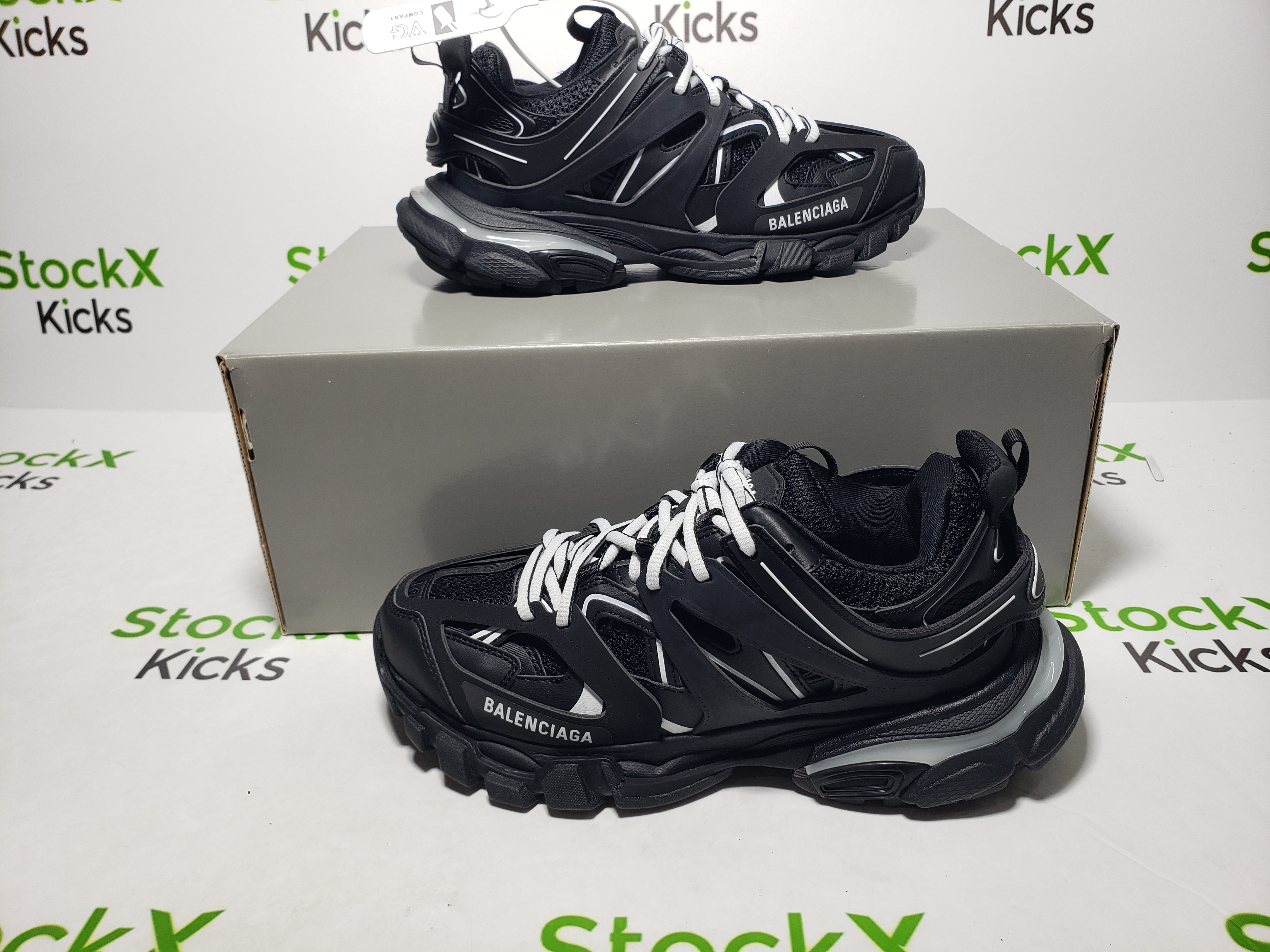 buy best fake balenciaga track reps sneakers, including Balenciaga Track Tess Black and White (LED) reps from legit site stockxkicks