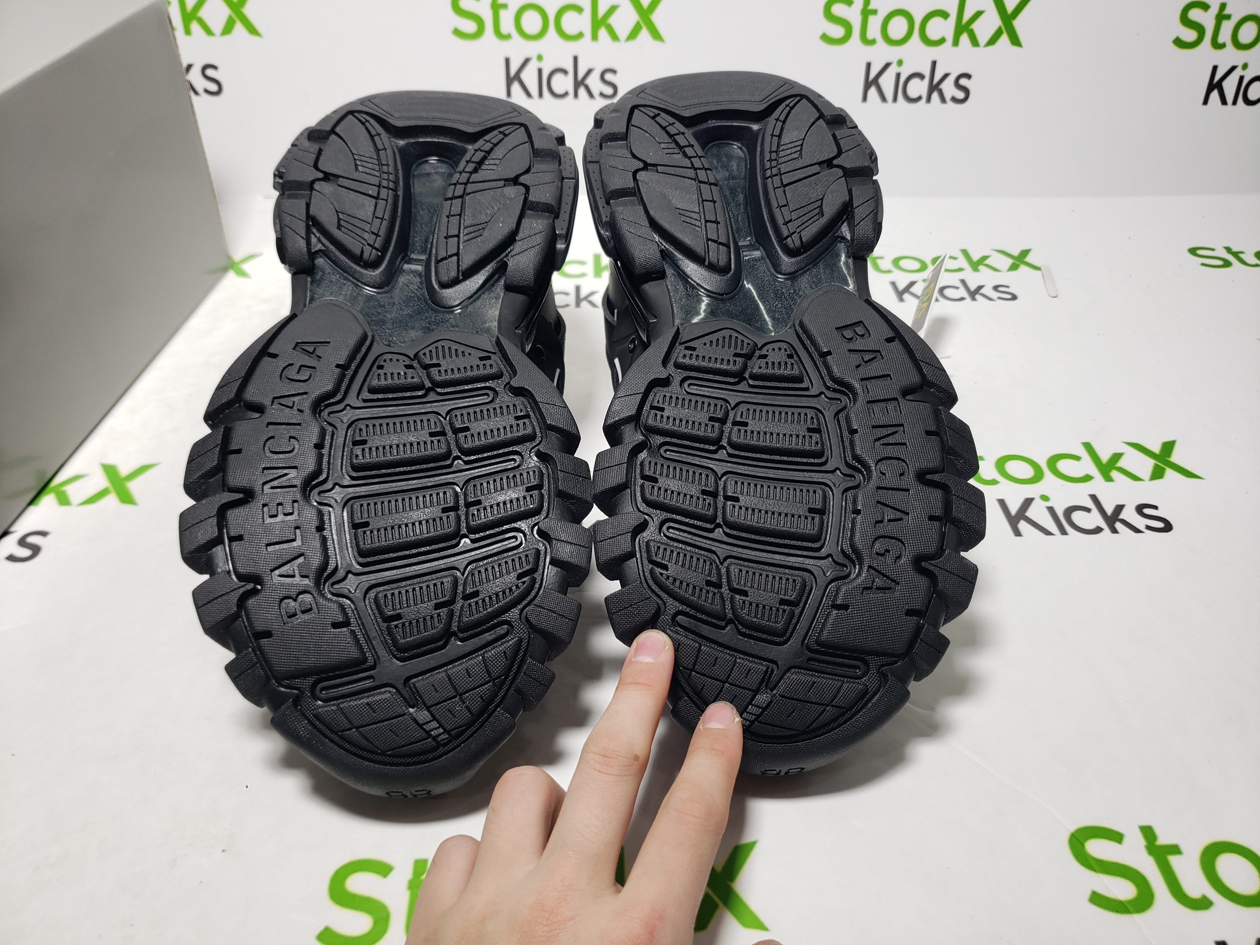 buy best fake balenciaga track reps sneakers, including Balenciaga Track Tess Black and White (LED) reps from legit site stockxkicks