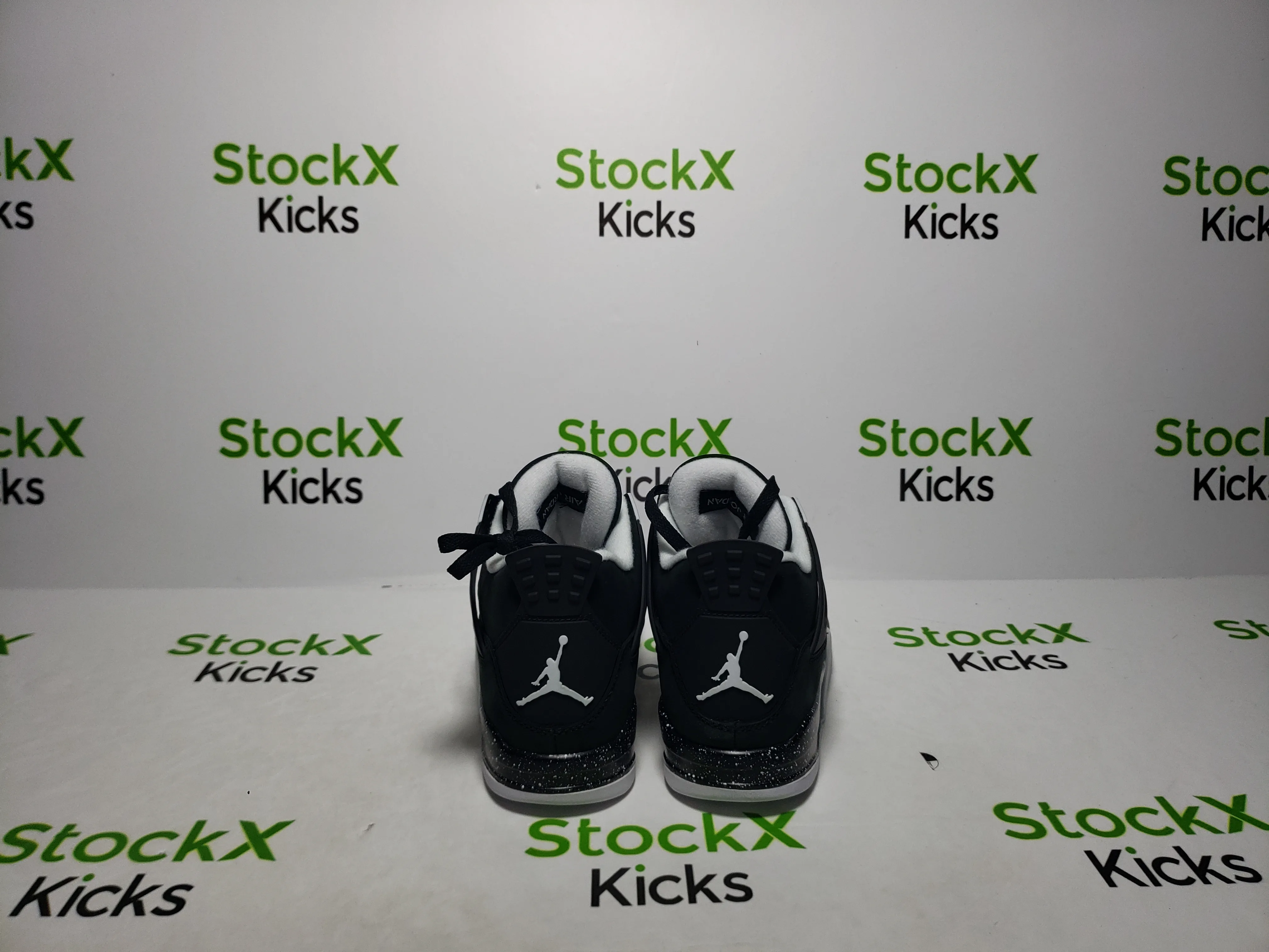 StockXKicks QC photos for Jordan 4 Fear reps and premium reps shoes inspection process