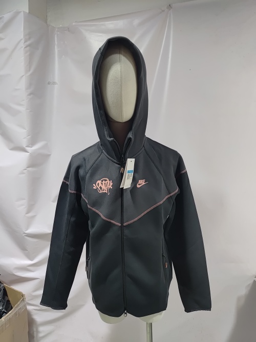 Replica Clothing QC Photos：Nike Sportswear x Central Cee Tech Fleece Hoodie & Joggers Set NY HQ3749-010/HQ3748-010