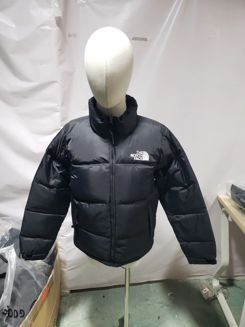 Replica Clothing QC Photos:The North Face All Black Down Jacket