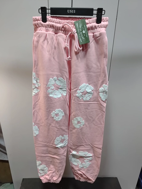 Replica Clothing QC Photos：Denim Tears The Cotton Wreath Sweatpants Pink