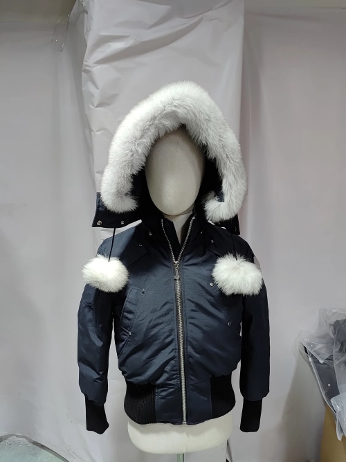 Replica Clothing QC Photos：Moose Knuckles Women's Debbie Shearling Bomber Jacket Dark Blue With A Pom-Pom