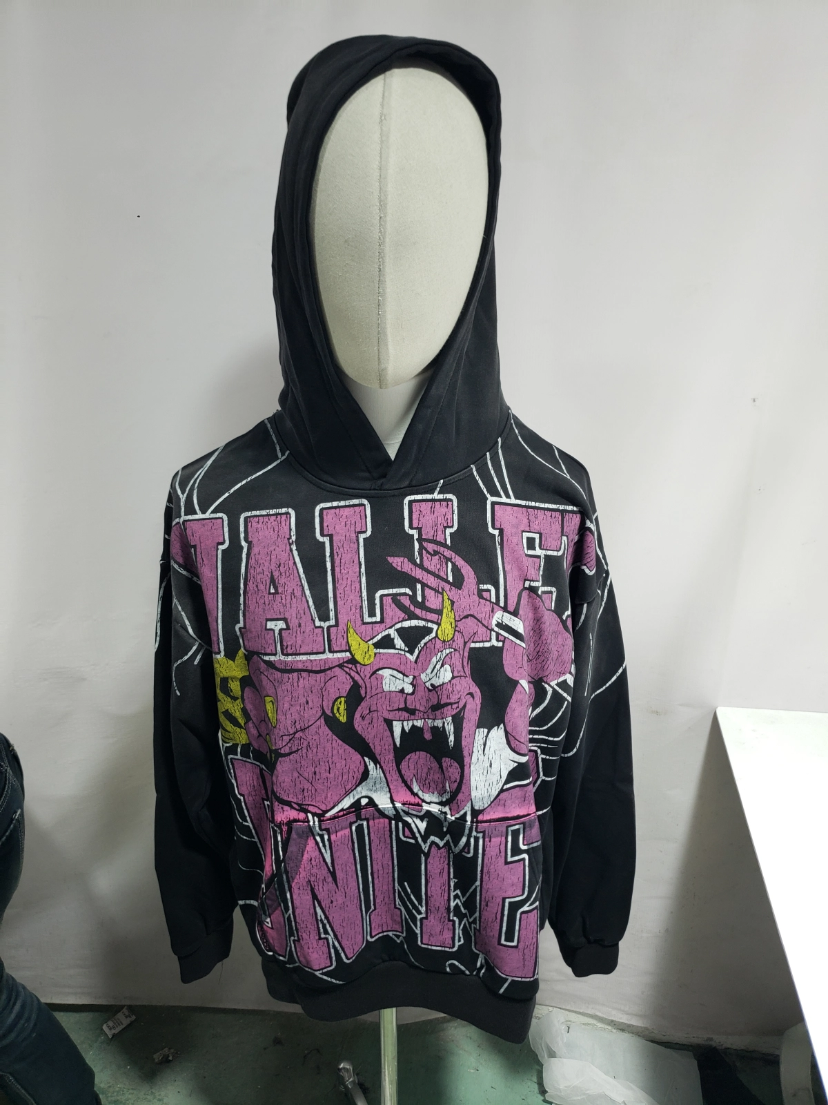 Replica Clothing QC Photos：Vale Forever Valley Mascot Pullover Hoodie Black