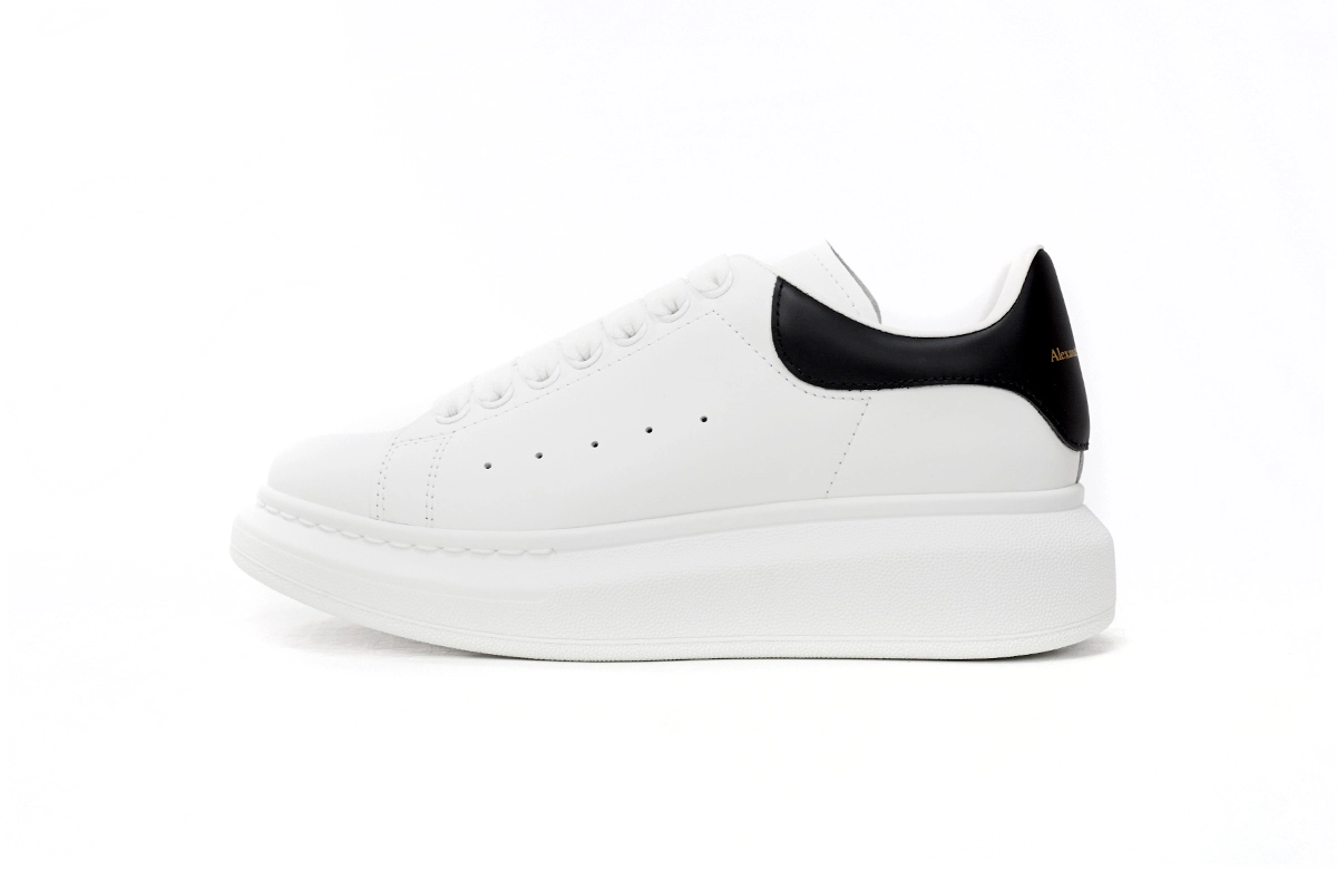 Customer Feedback：Alexander McQueen Oversized White Black（Smooth leather heel）
