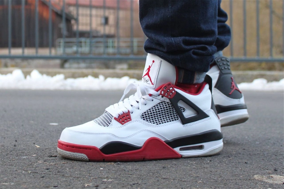 Hype Sneaker let you know 1 style sneaker every day——Air Jordan 4 Retro Fire Red (2020)